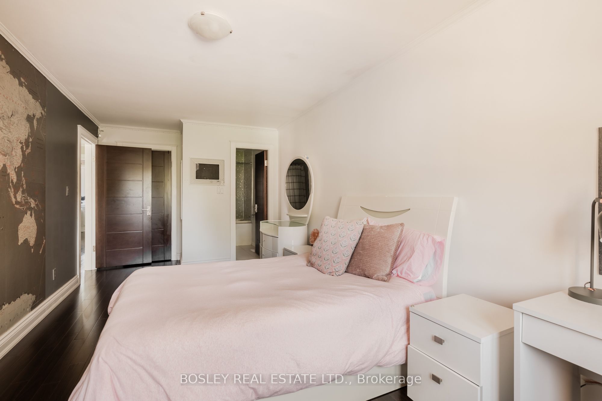 1599 Woodbine Heights Boulevard Property Photo 29