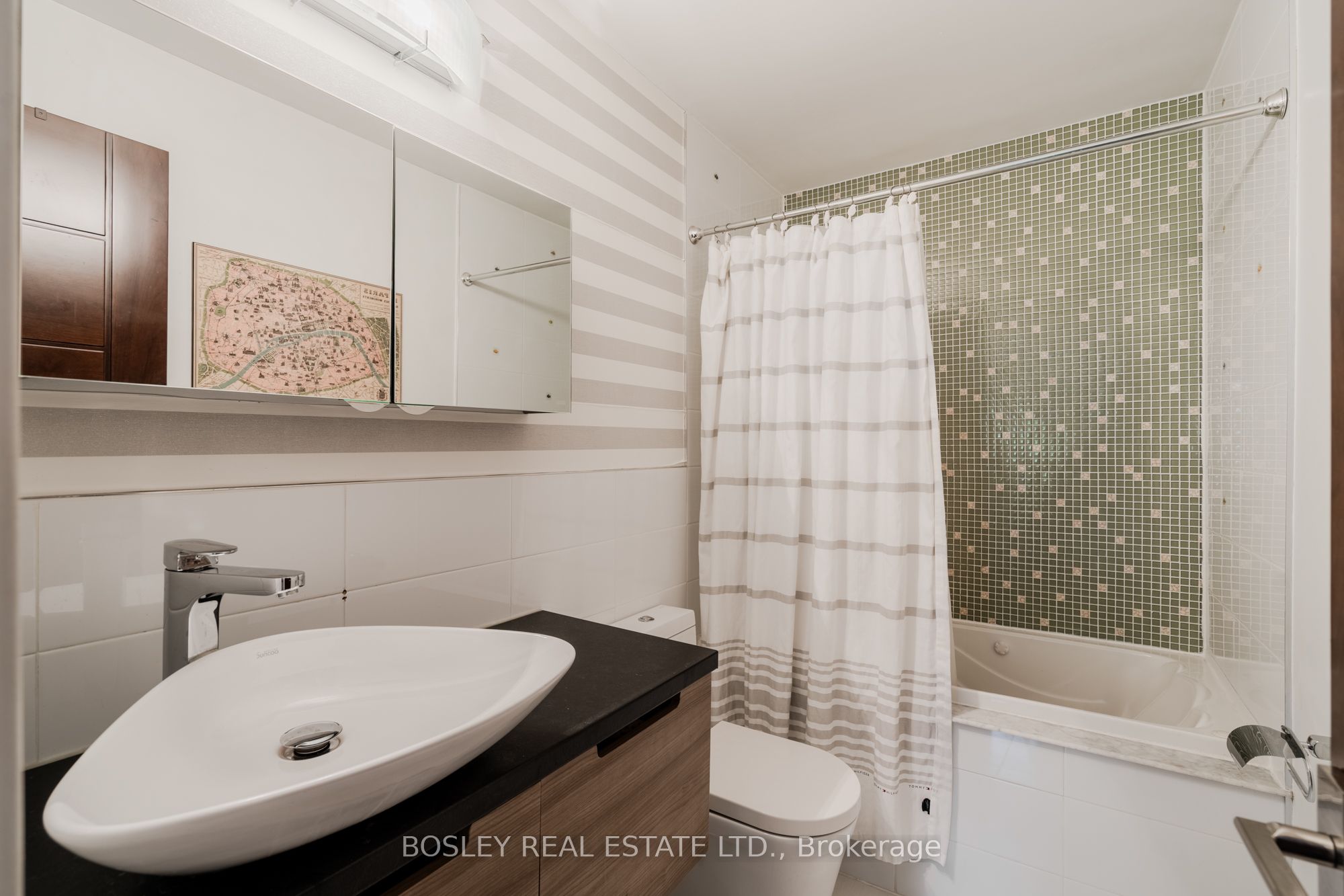 1599 Woodbine Heights Boulevard Property Photo 30