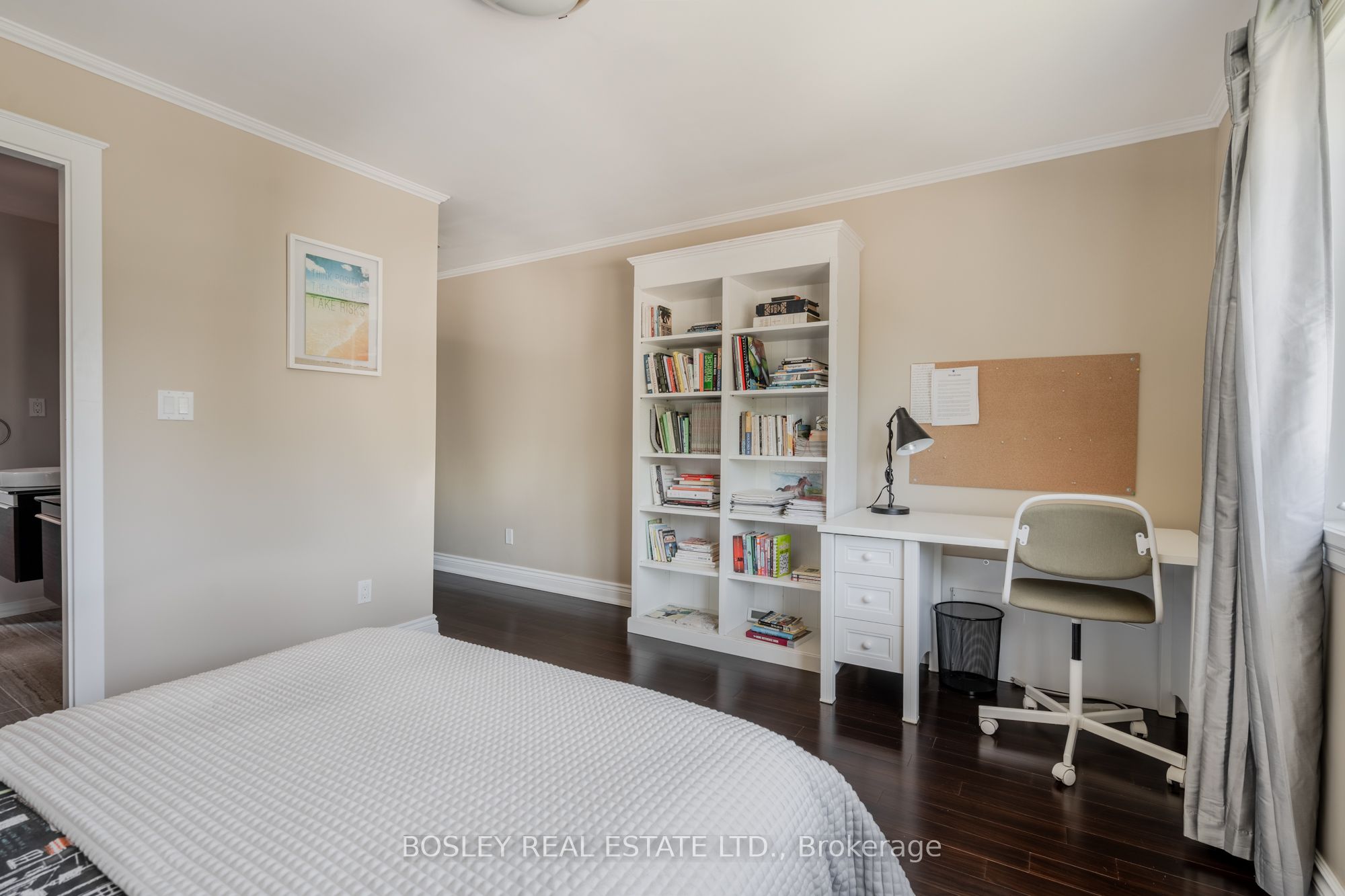 1599 Woodbine Heights Boulevard Property Photo 32