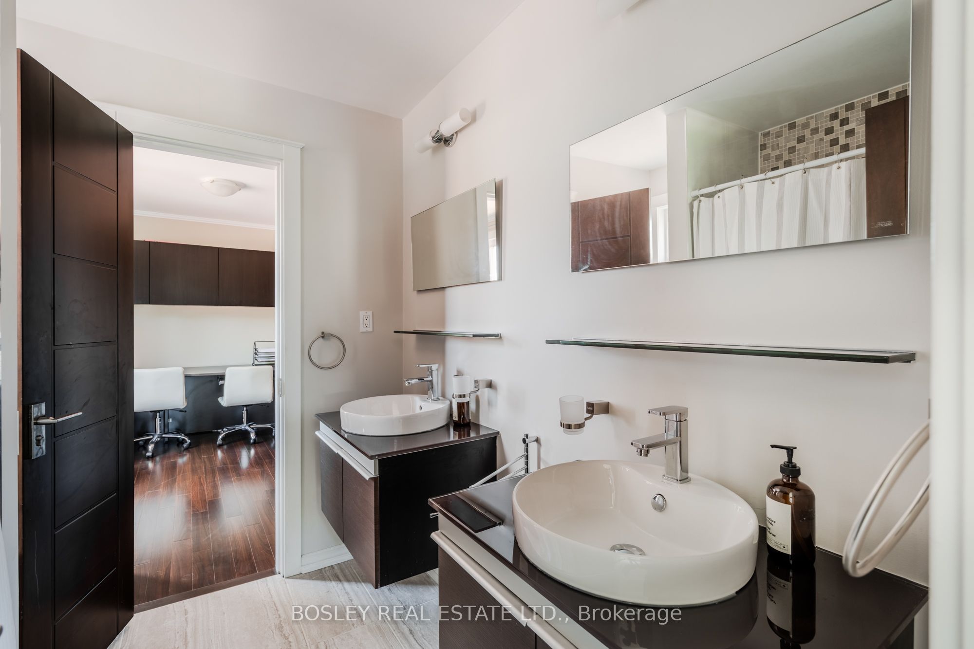1599 Woodbine Heights Boulevard Property Photo 33