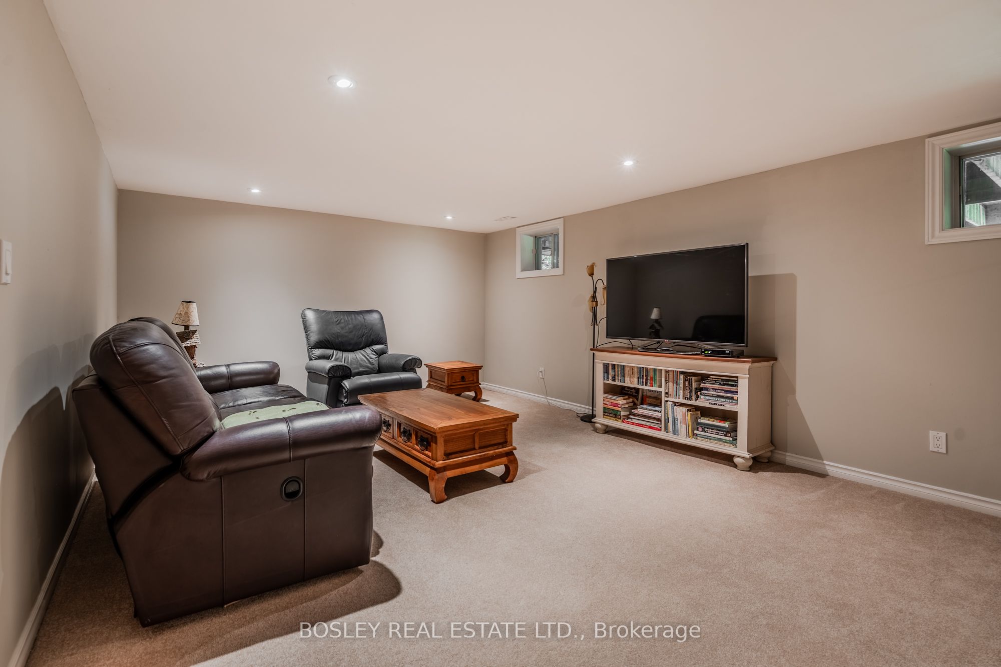 1599 Woodbine Heights Boulevard Property Photo 35