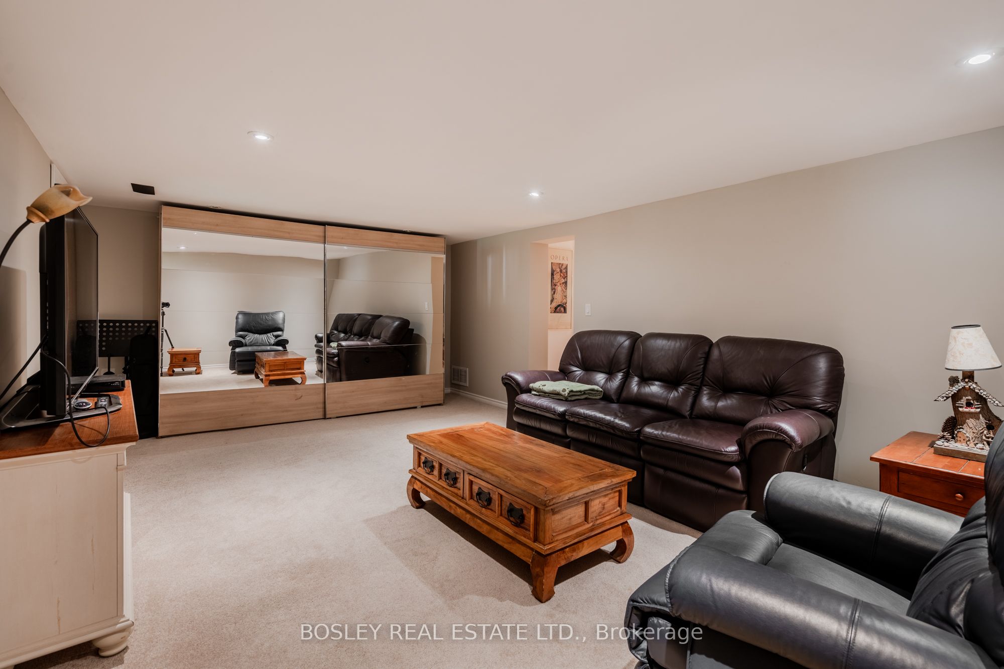 1599 Woodbine Heights Boulevard Property Photo 36