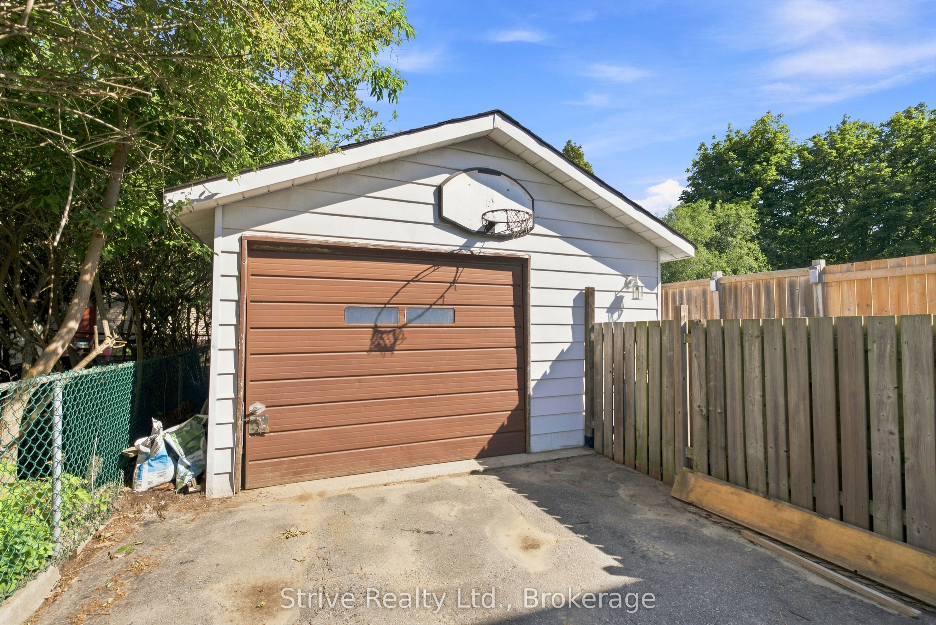7 Admiral Road Property Photo 30