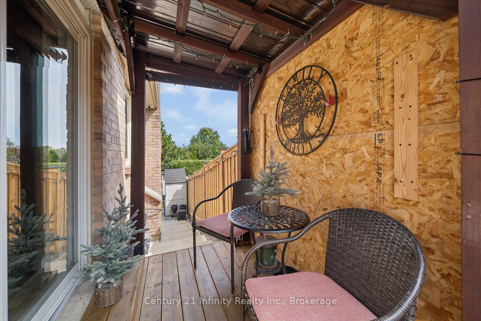 814 Lochness Crescent Property Photo 13