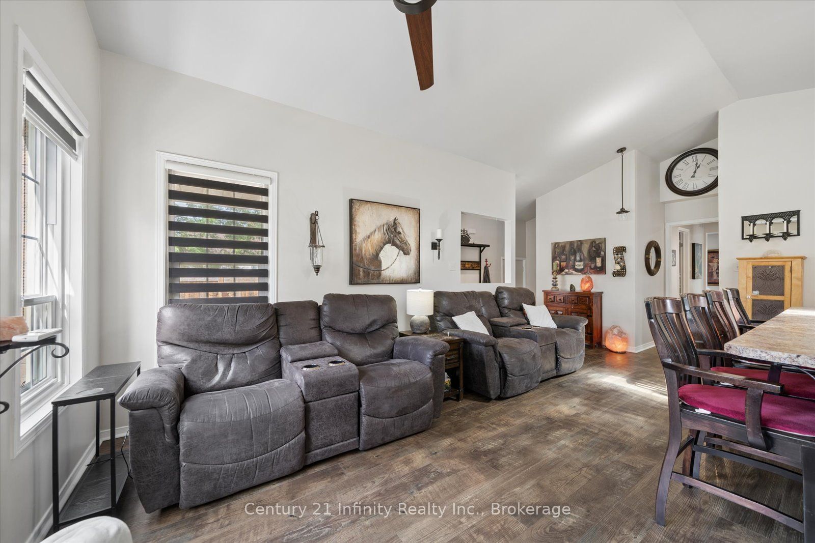 814 Lochness Crescent Property Photo 15