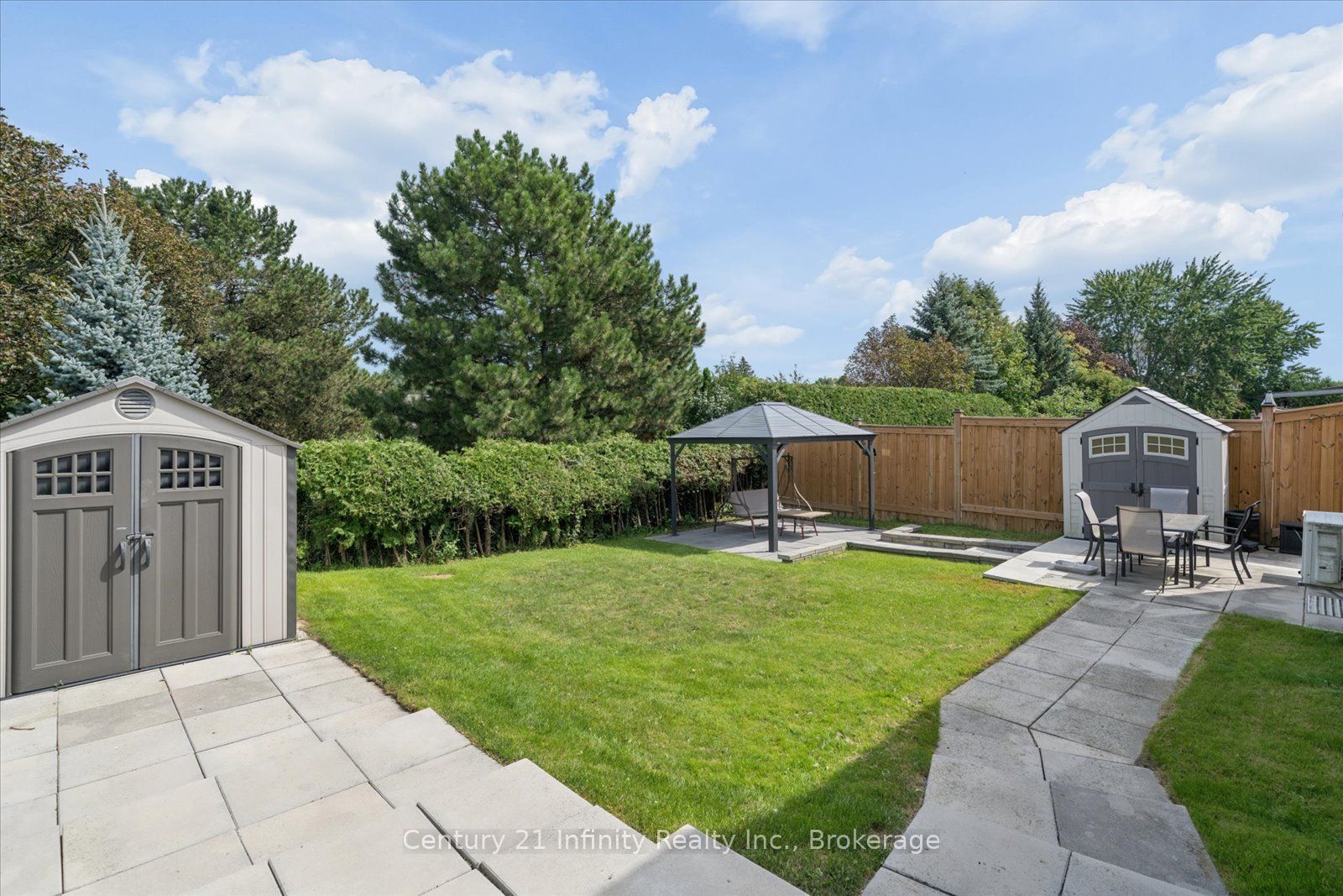 814 Lochness Crescent Property Photo 47