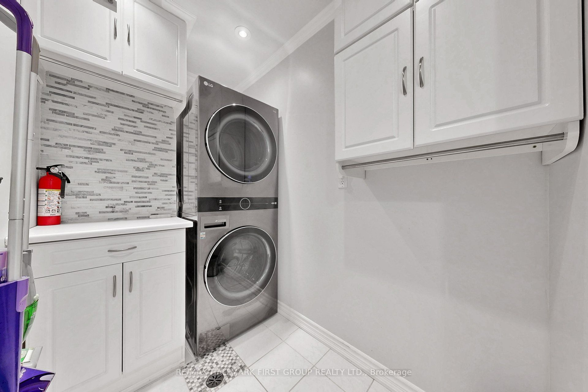 14 Martinet Street Property Photo 22