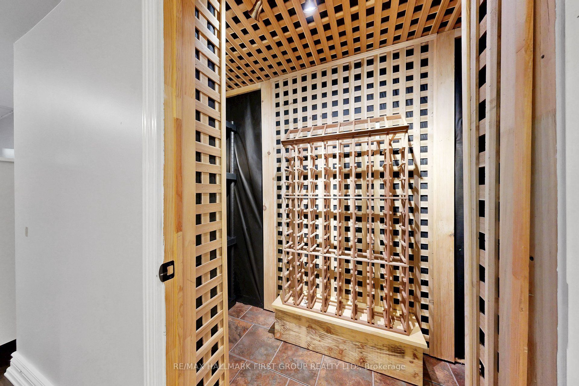 14 Martinet Street Property Photo 31