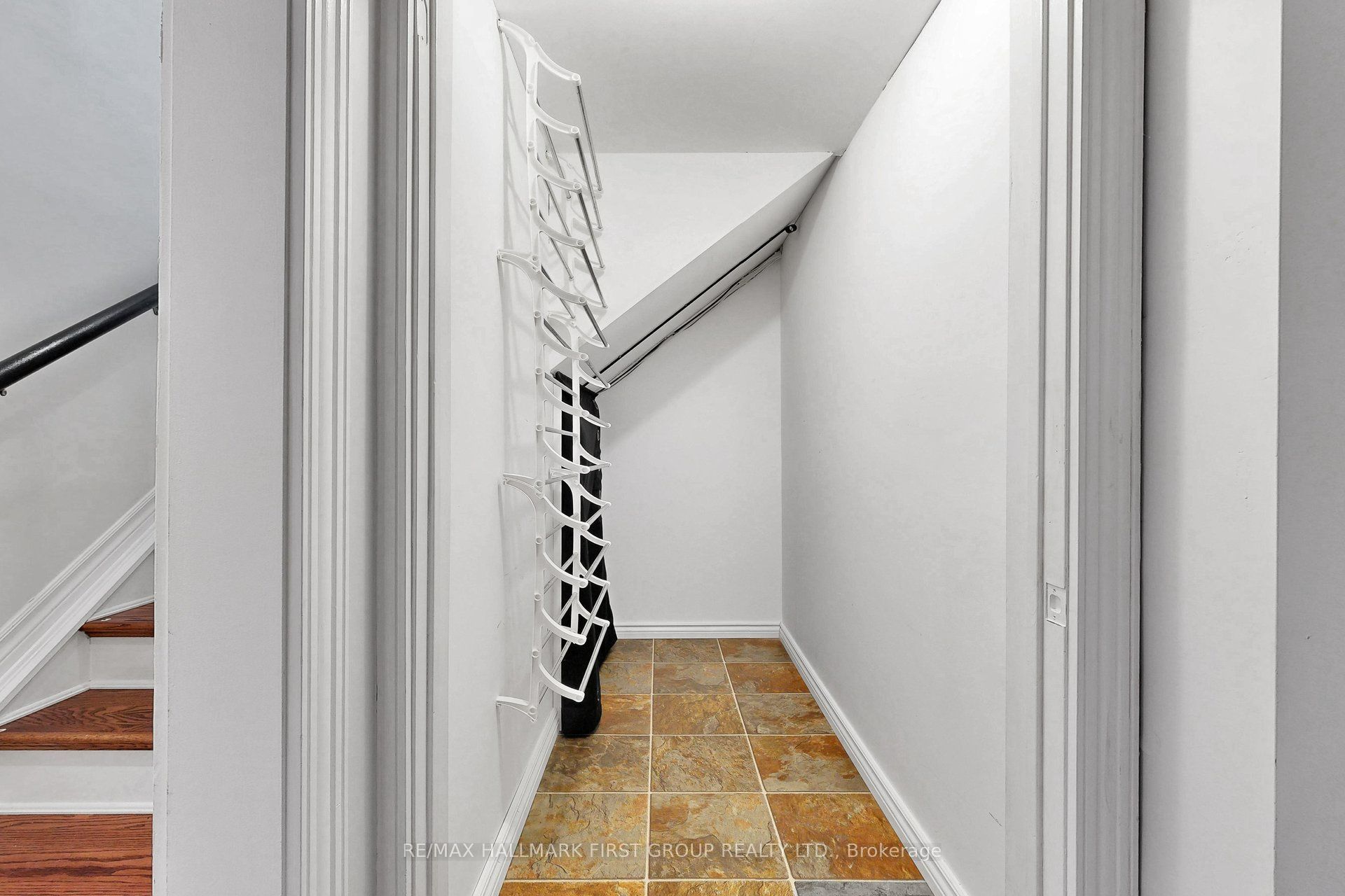 14 Martinet Street Property Photo 32
