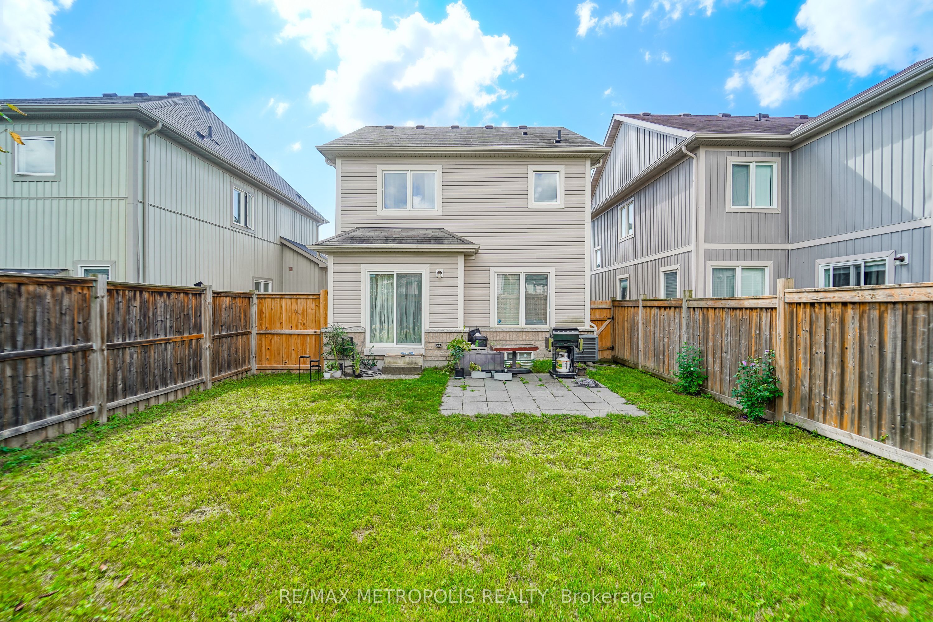 14 Richard Davies Crescent Property Photo 14