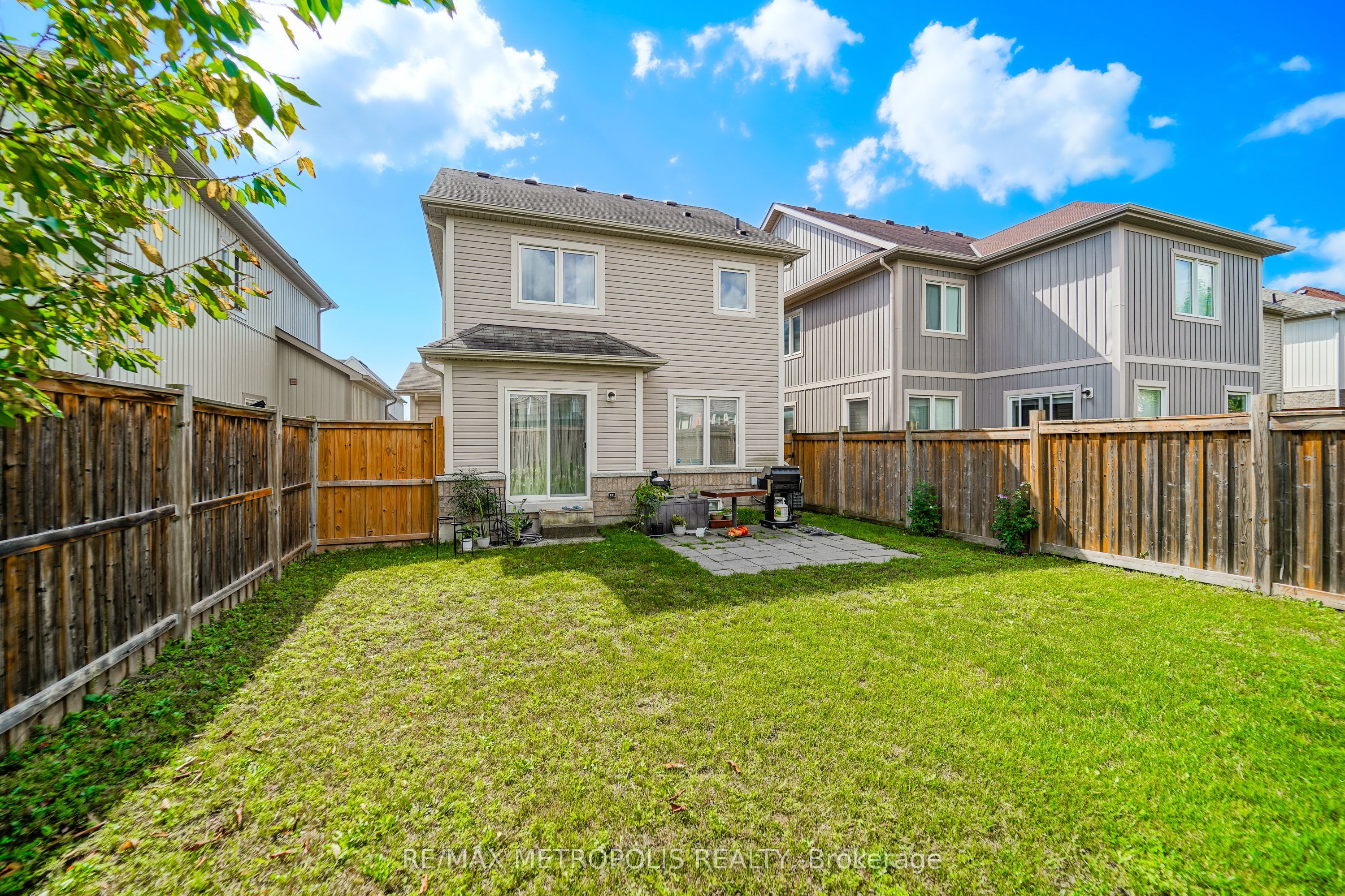 14 Richard Davies Crescent Property Photo 15