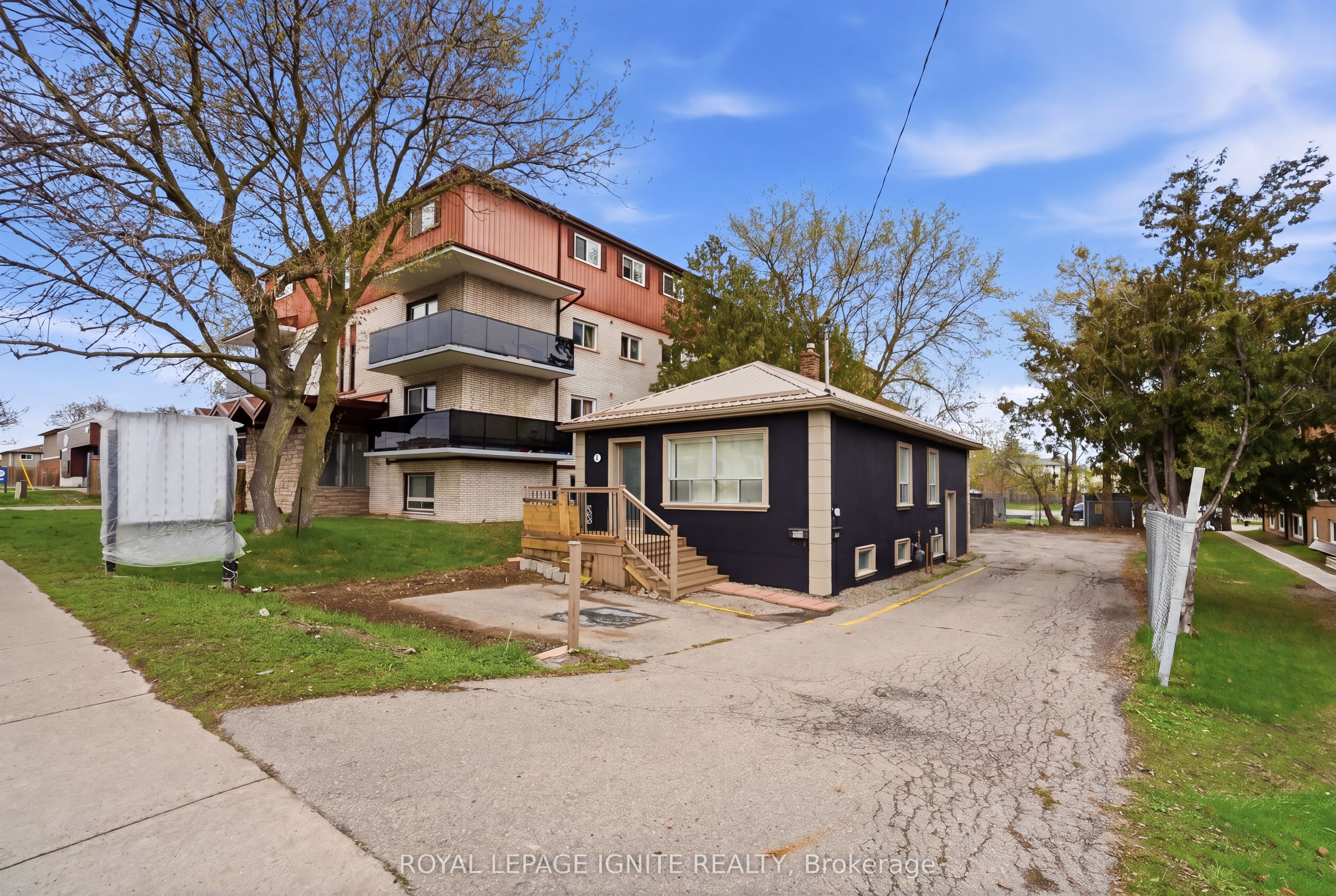 951 Simcoe Street N Property Photo 1