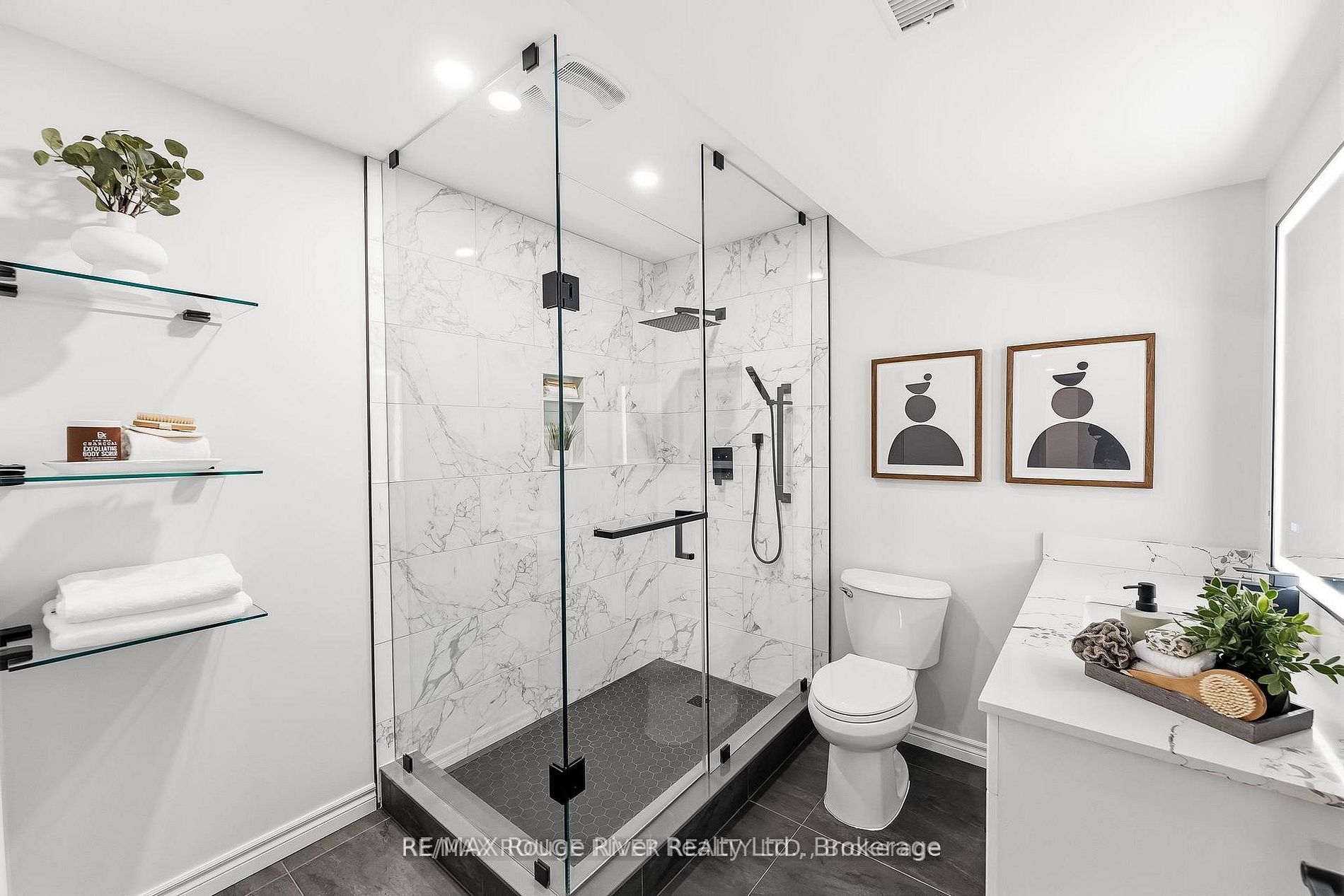 30 Hanover Court Property Photo 41