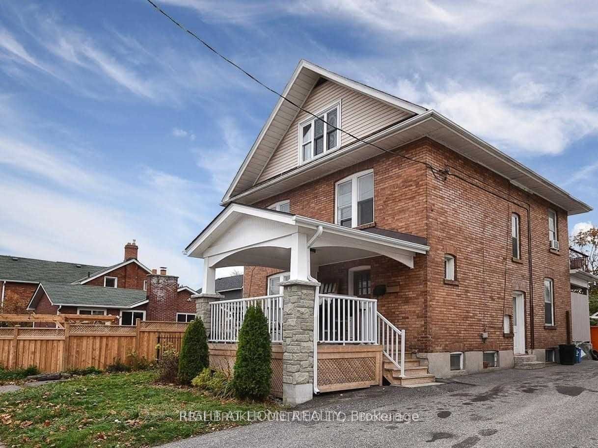 210 Mary Street N Main Property Photo 1