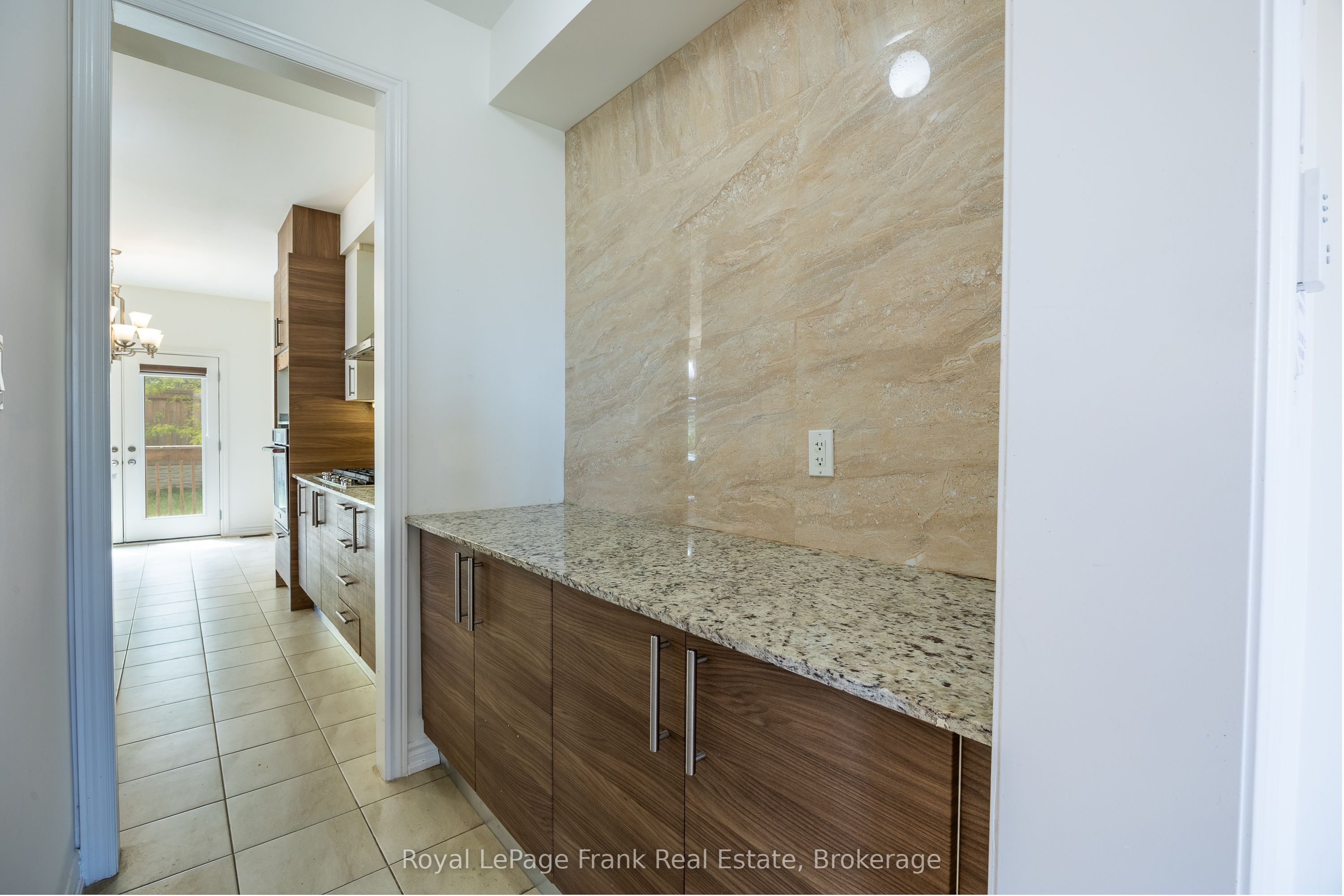 190 Lyle Drive Property Photo 12