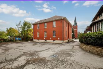 215 Simcoe Street N Property Photo 5