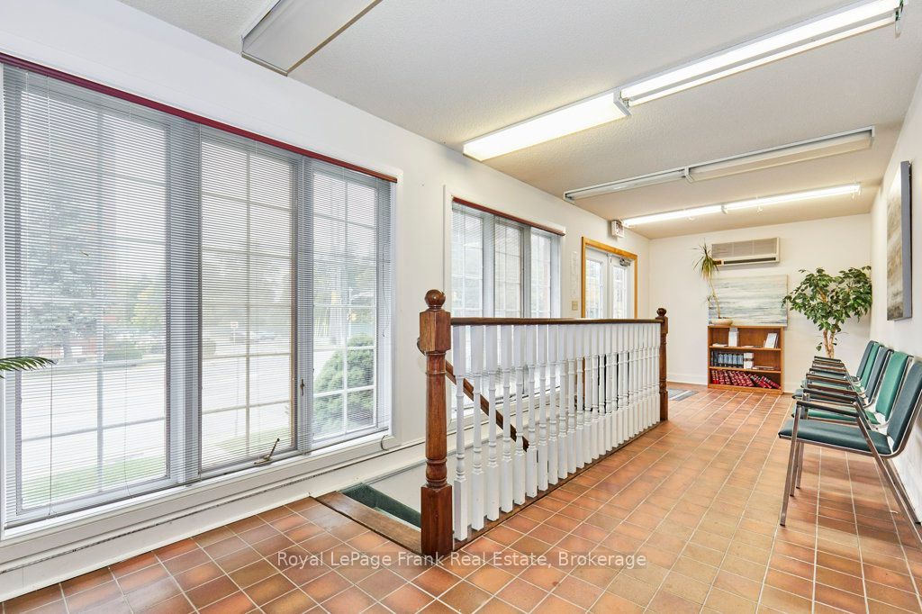 215 Simcoe Street N Property Photo 7