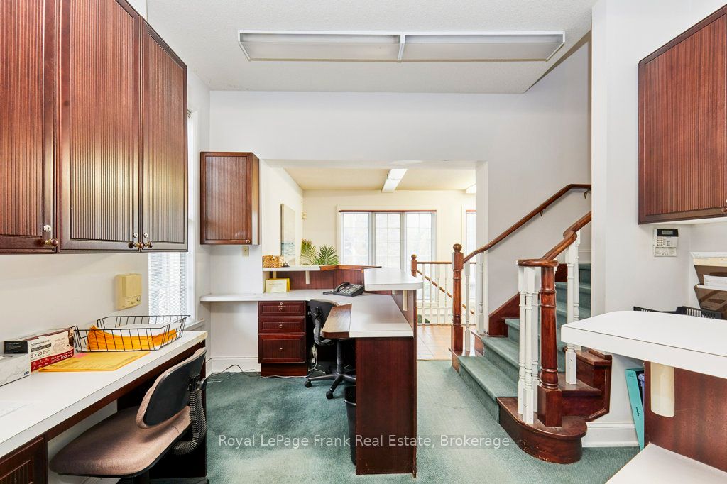 215 Simcoe Street N Property Photo 8