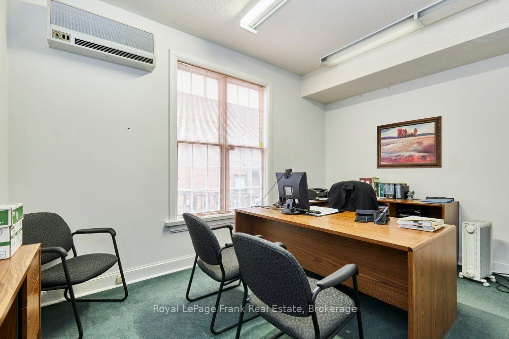 215 Simcoe Street N Property Photo 11