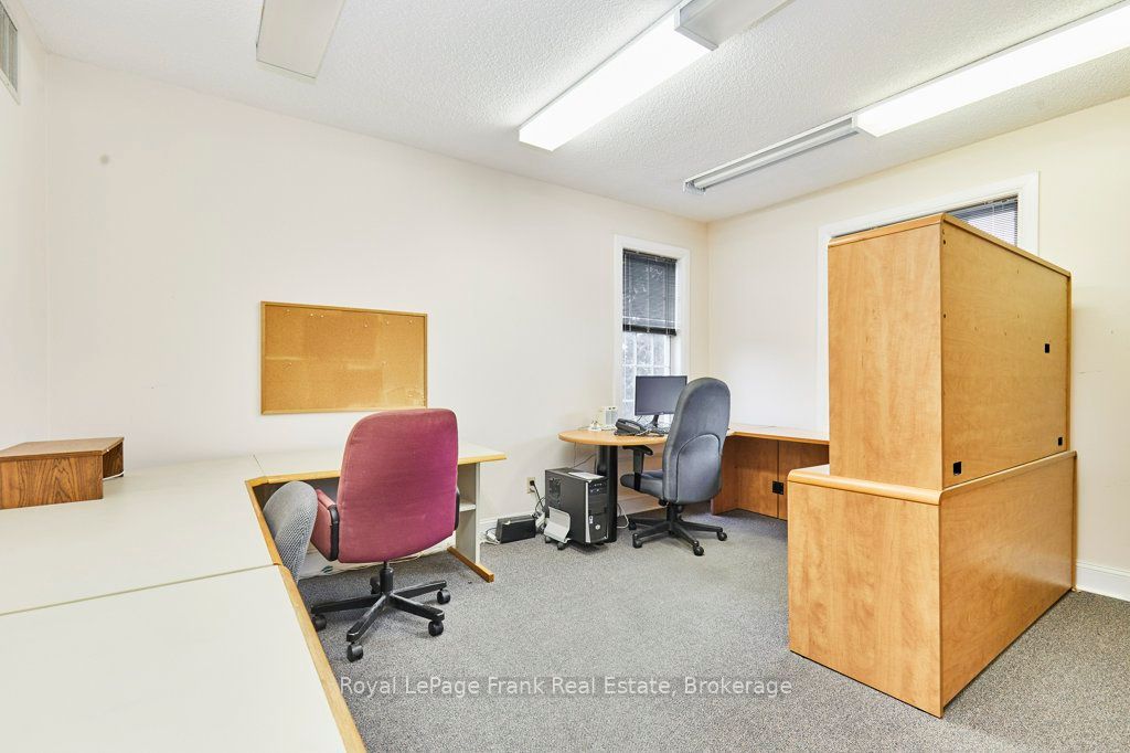 215 Simcoe Street N Property Photo 18