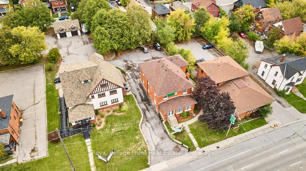 215 Simcoe Street N Property Photo 30