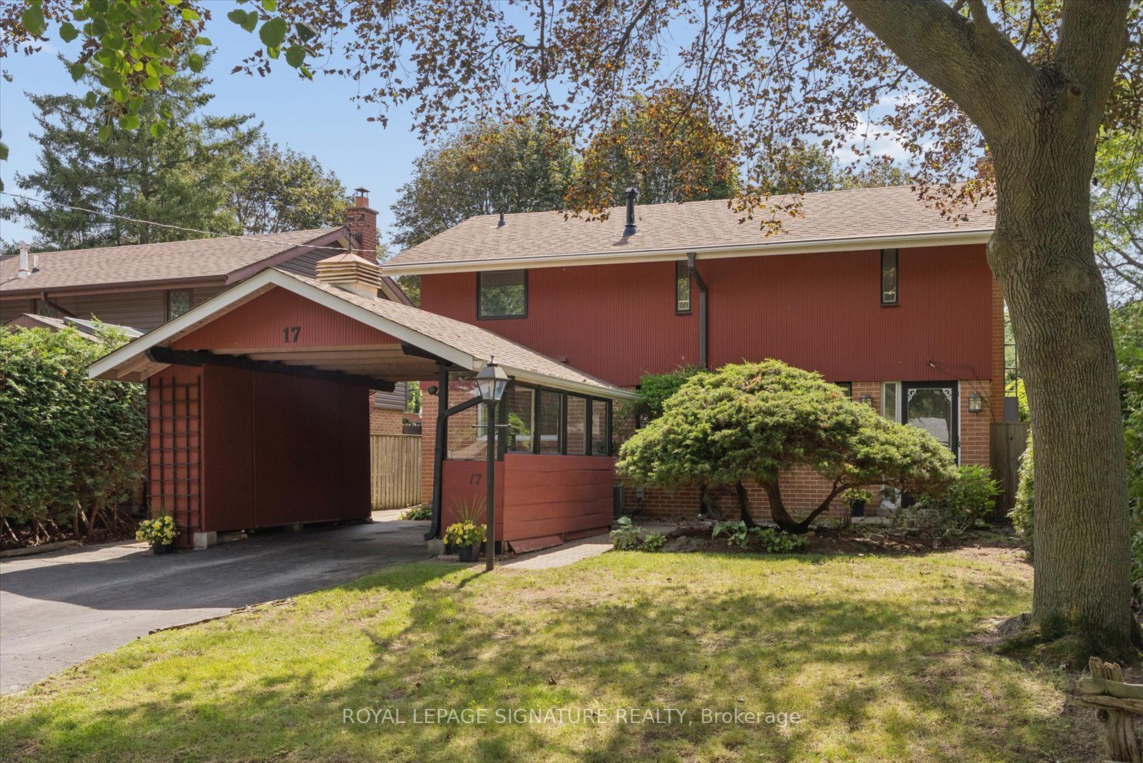 17 Lesterwood Crescent Property Photo 1