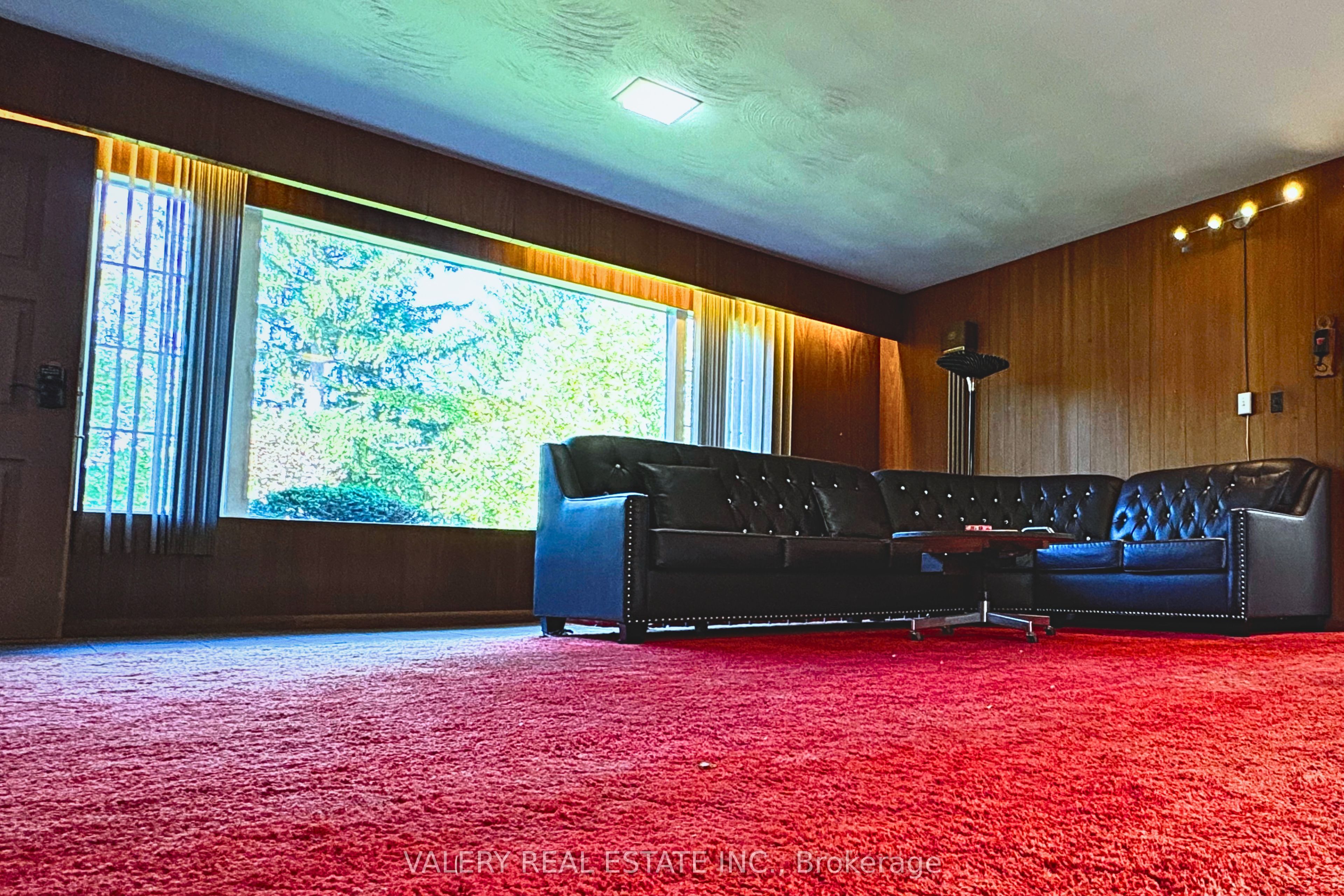 87 Cedar Brae Boulevard Se Property Photo 9