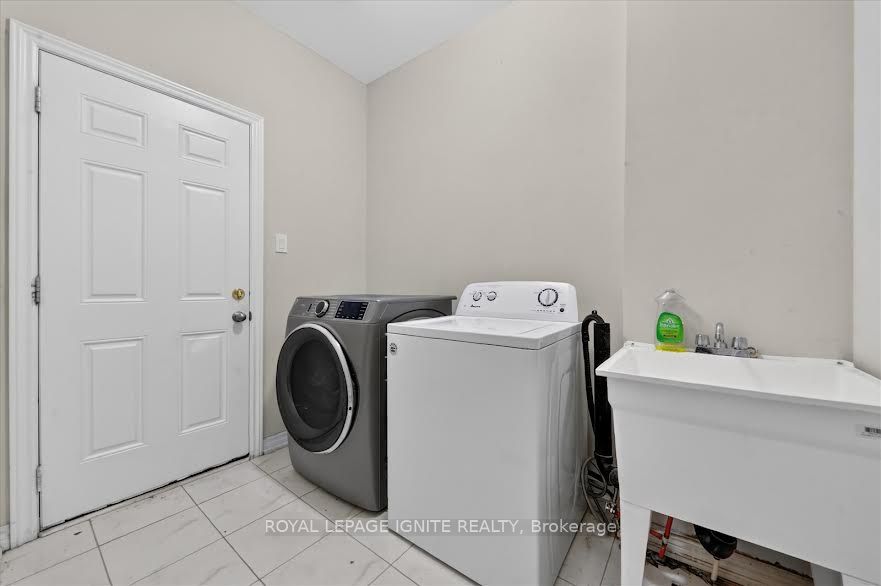 67 Henry Smith Avenue Bsmt Property Photo 4