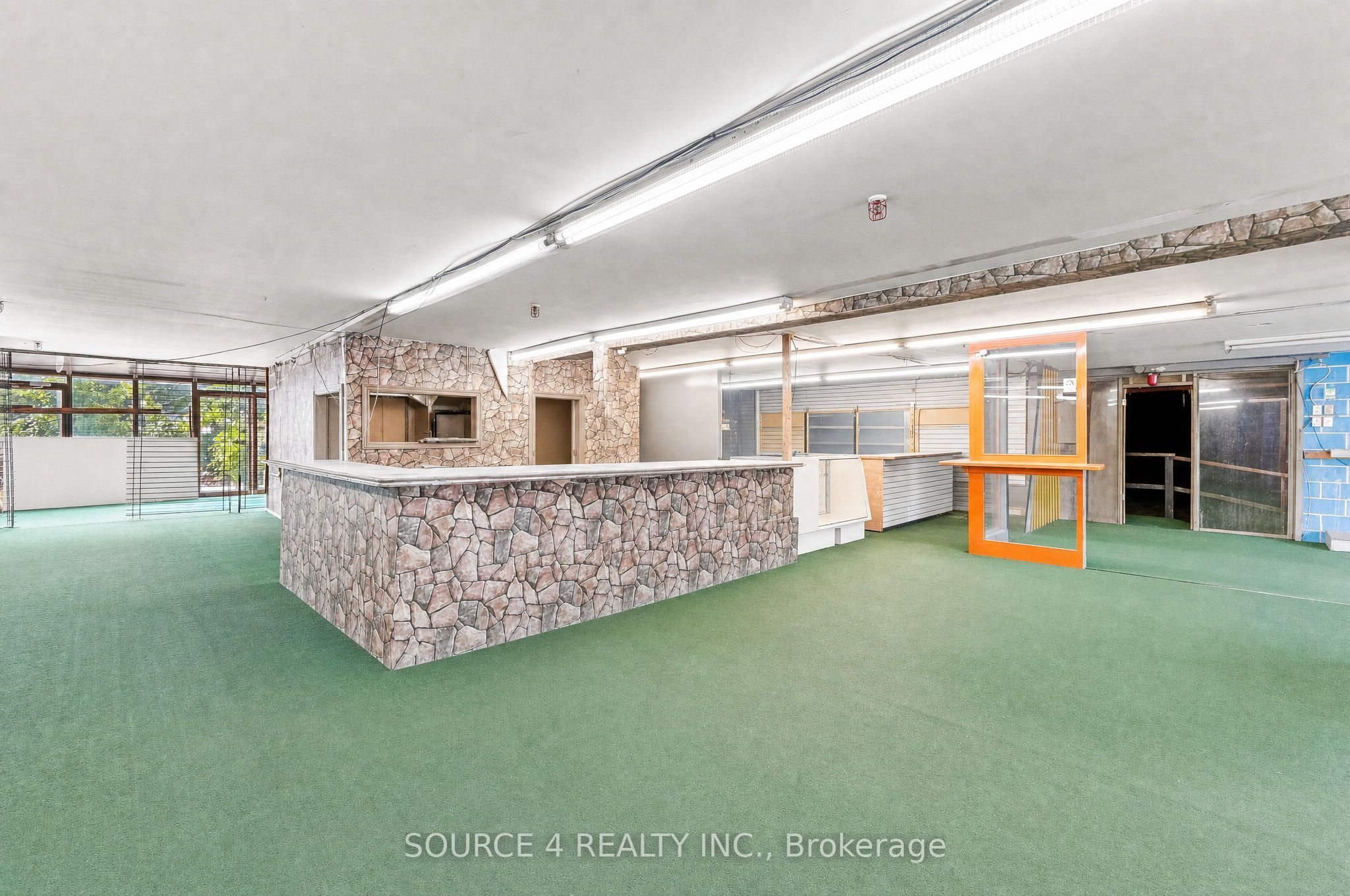 3475-3491 Danforth Avenue Property Photo 19