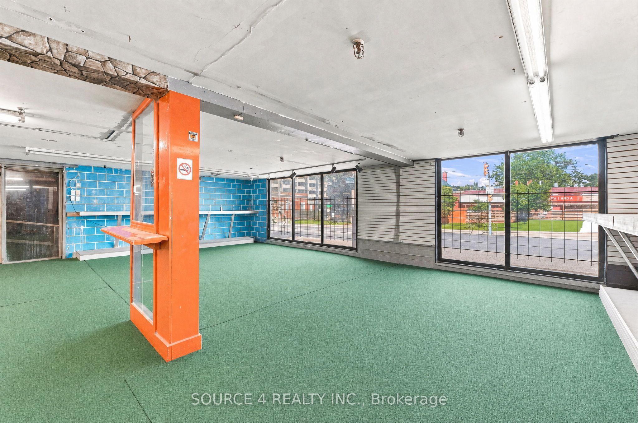 3475-3491 Danforth Avenue Property Photo 18