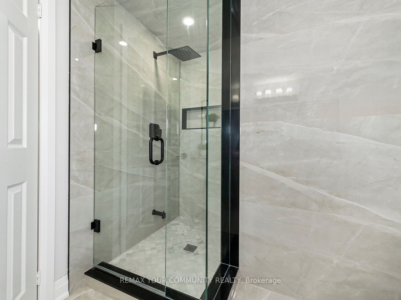 117 Apple Blossom Boulevard Property Photo 31