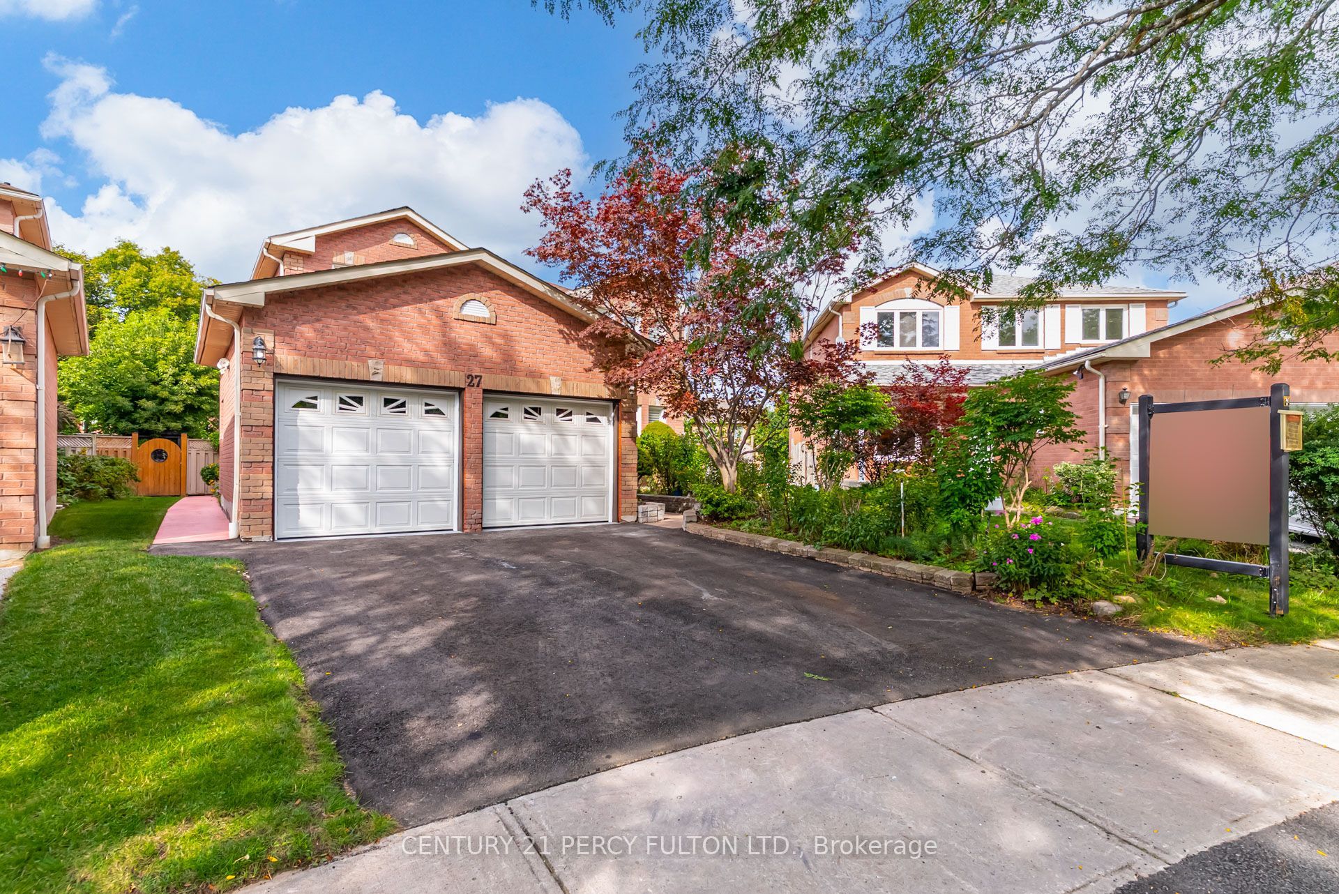 27 Dagwell Crescent Property Photo 1