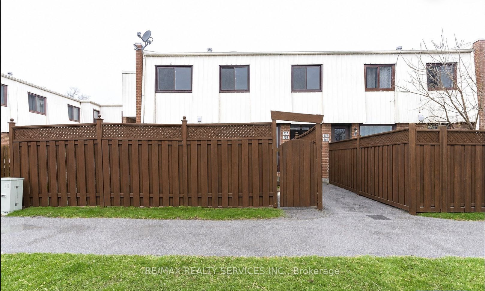 1100 Oxford Street 137 Property Photo 2