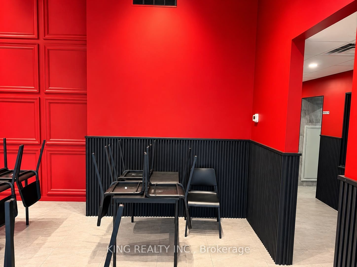 1001 Queen Street E Property Photo 12
