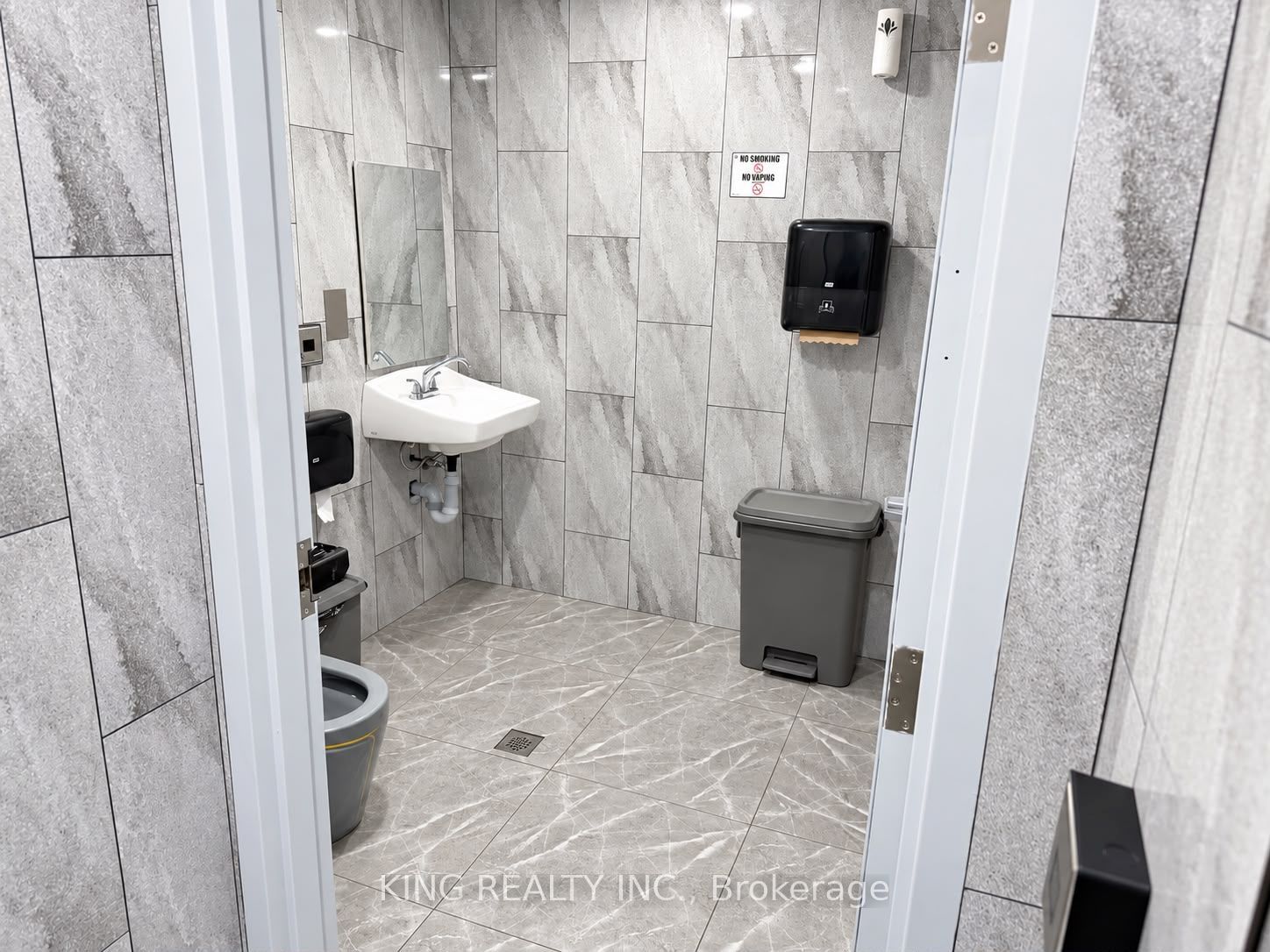 1001 Queen Street E Property Photo 44