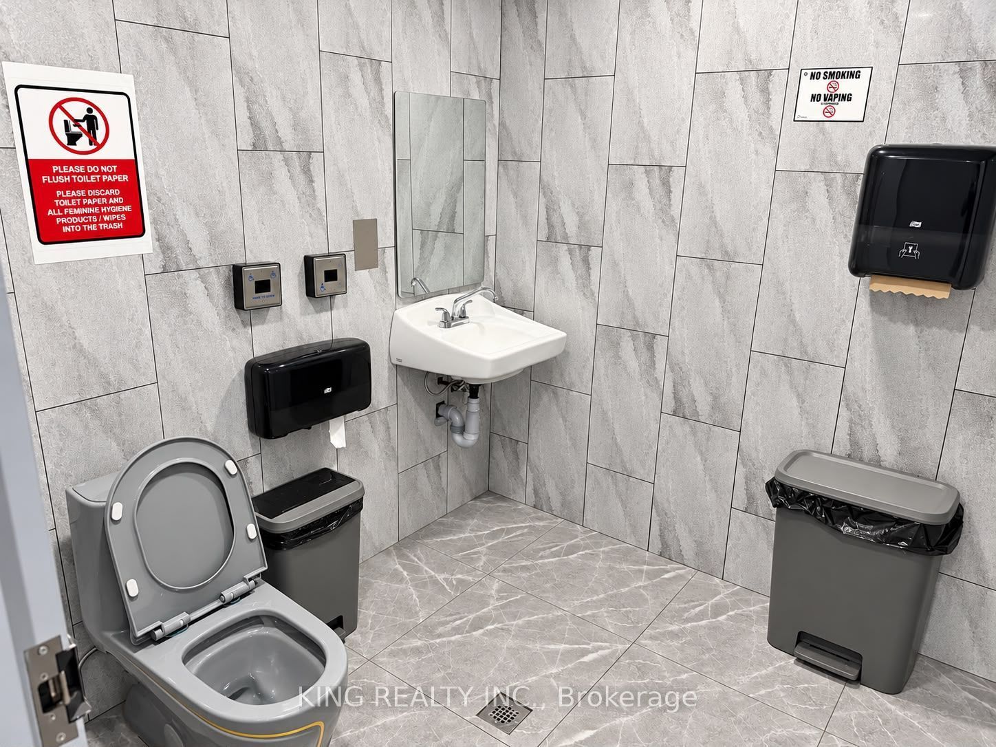 1001 Queen Street E Property Photo 45