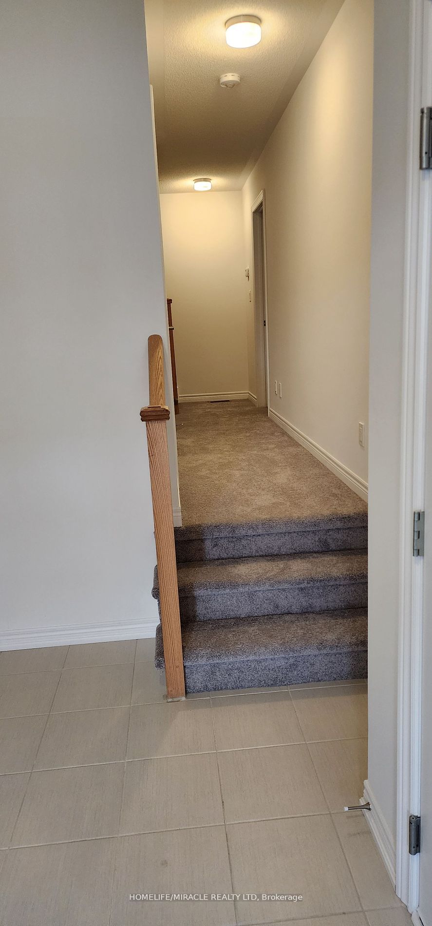 2039 Cameron Lott Crescent Property Photo 2
