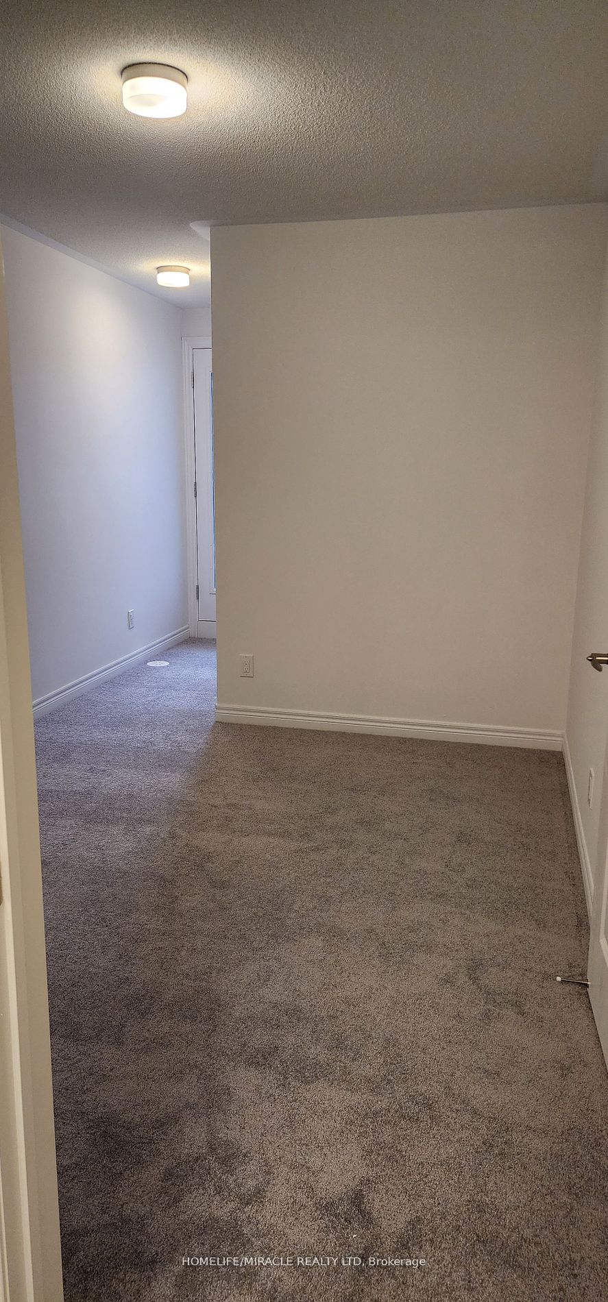 2039 Cameron Lott Crescent Property Photo 4