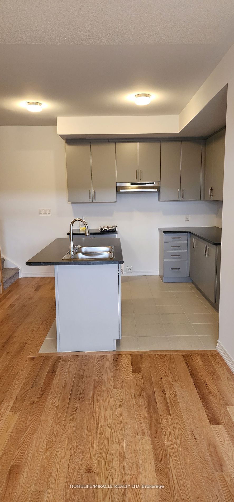 2039 Cameron Lott Crescent Property Photo 15