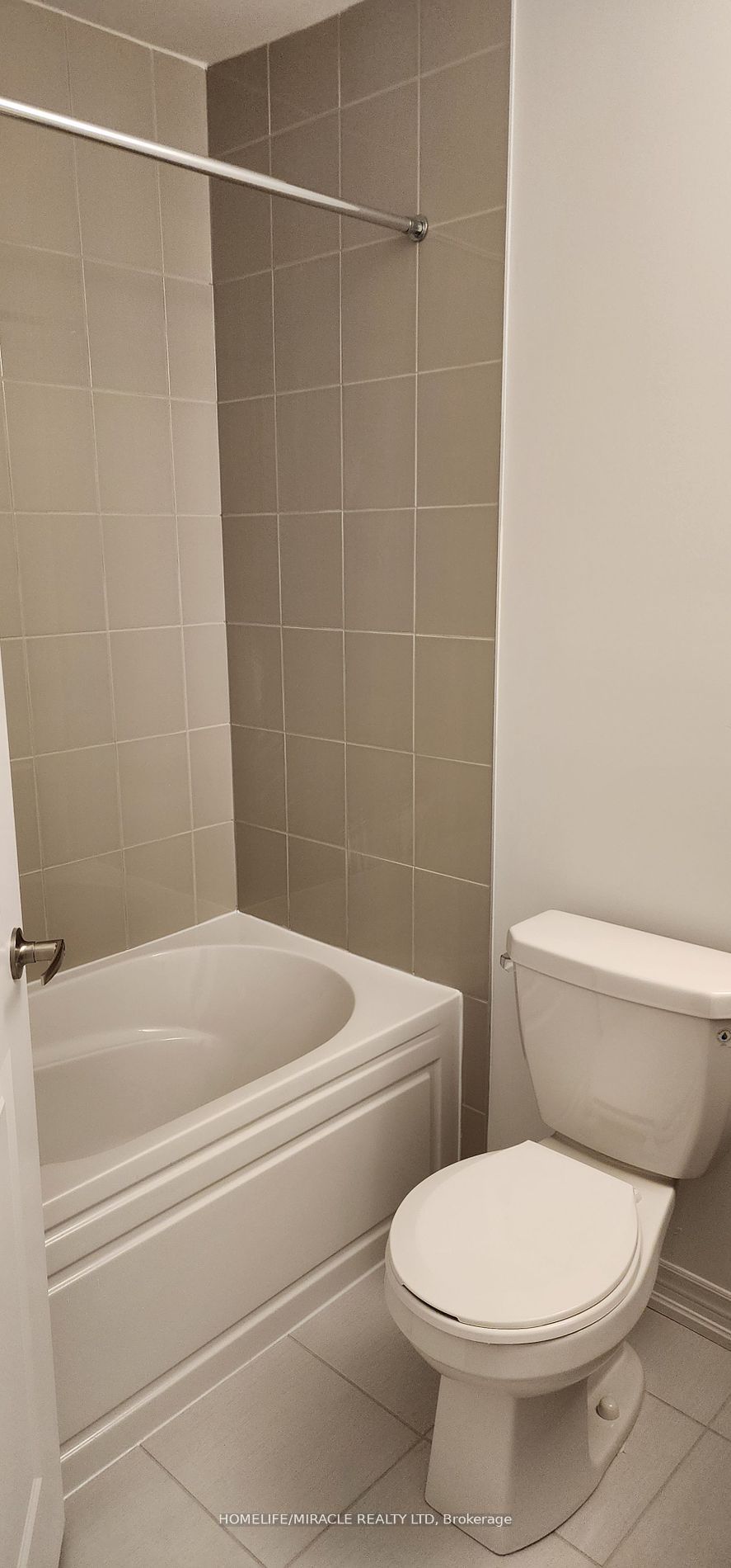 2039 Cameron Lott Crescent Property Photo 16