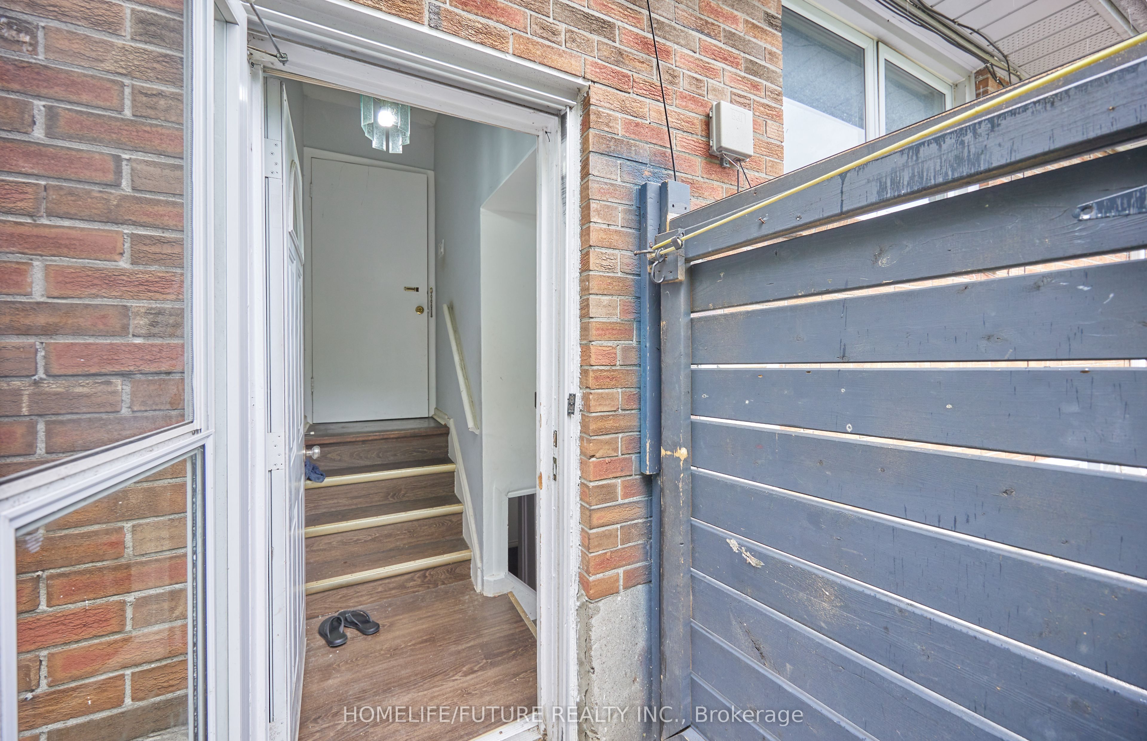 65 Blakemanor Boulevard Property Photo 3