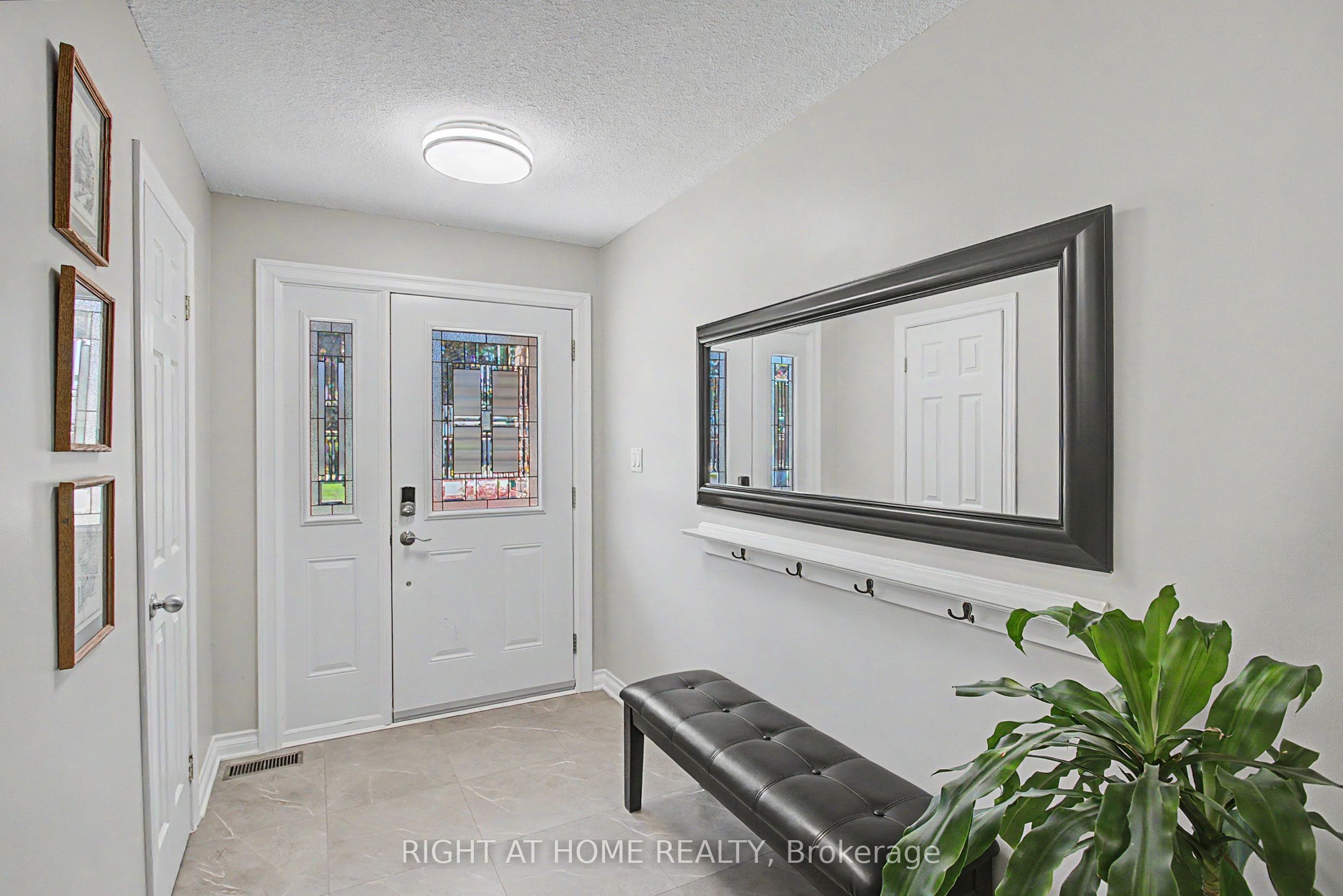 784 Rodney Court Property Photo 4