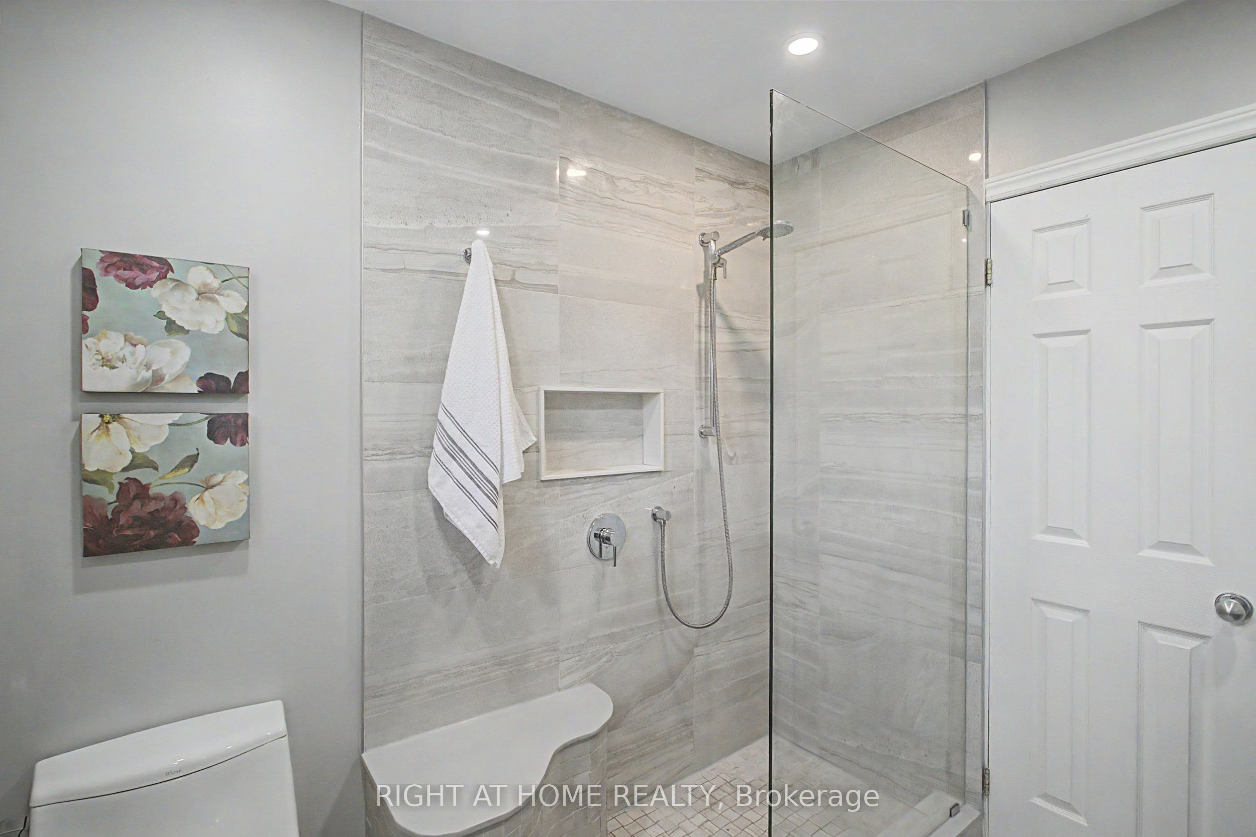 784 Rodney Court Property Photo 27