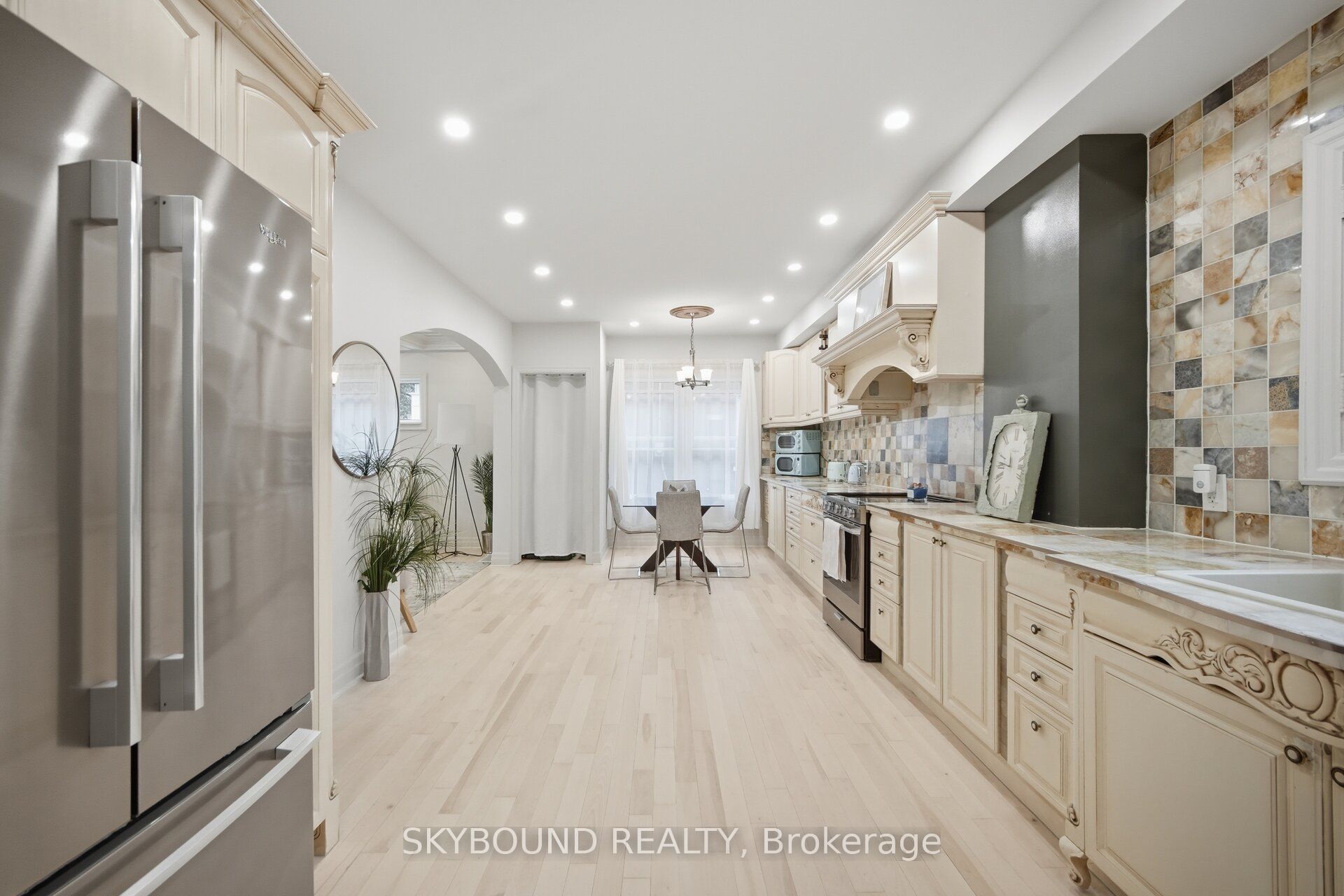 27 Rowe Street Property Photo 8