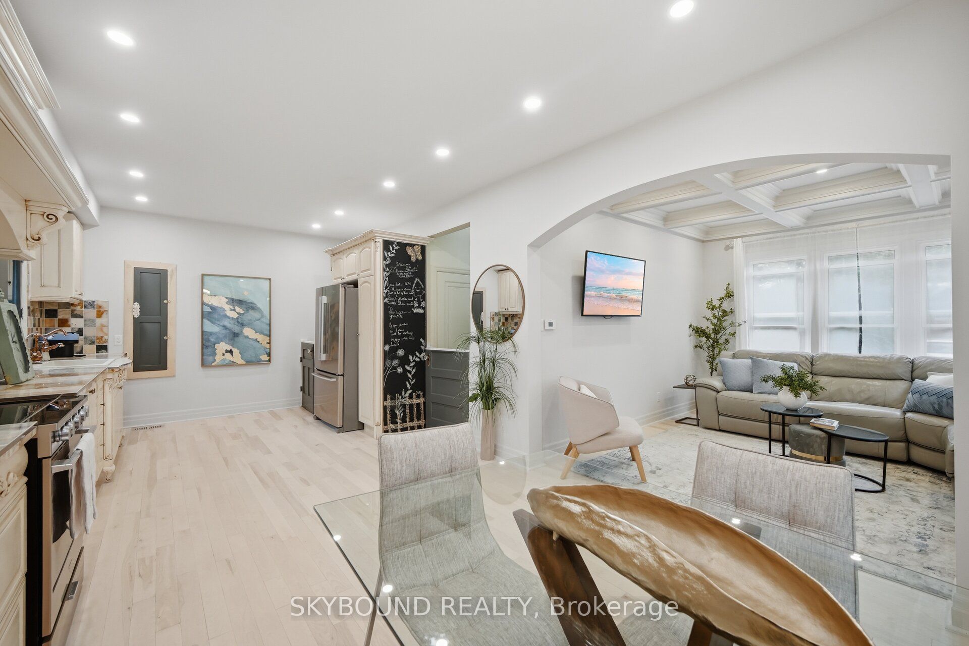 27 Rowe Street Property Photo 13