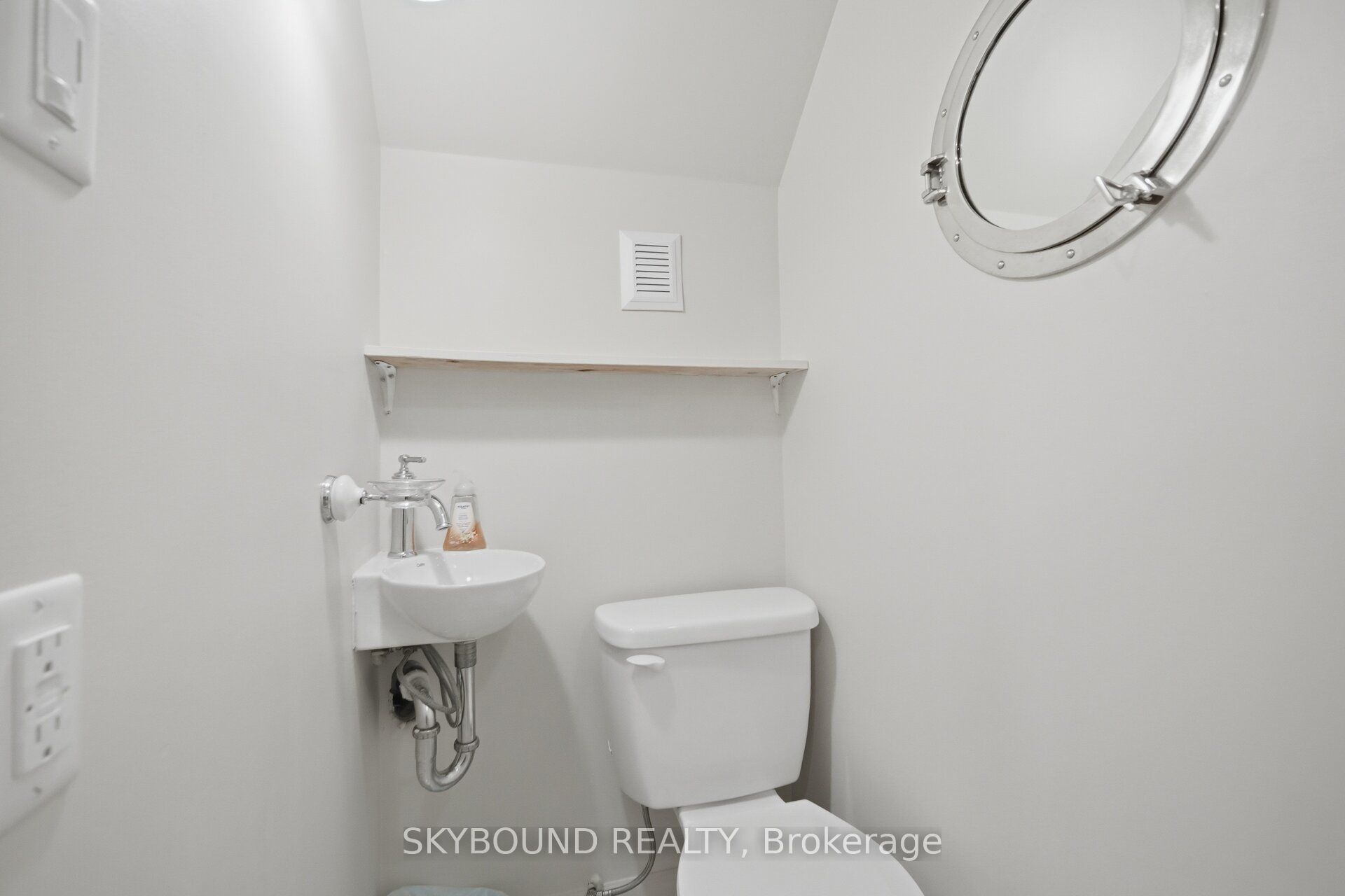 27 Rowe Street Property Photo 17