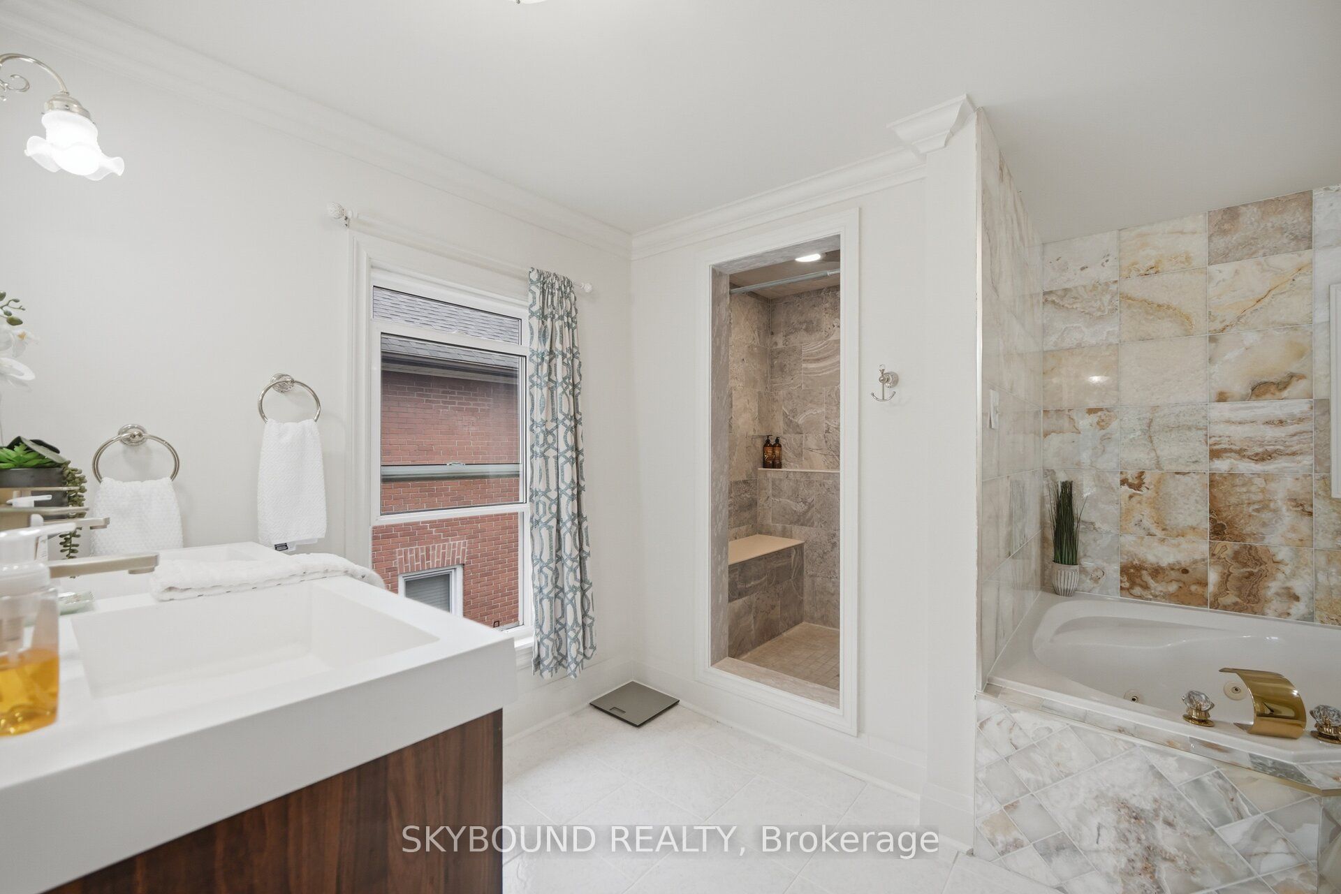 27 Rowe Street Property Photo 23