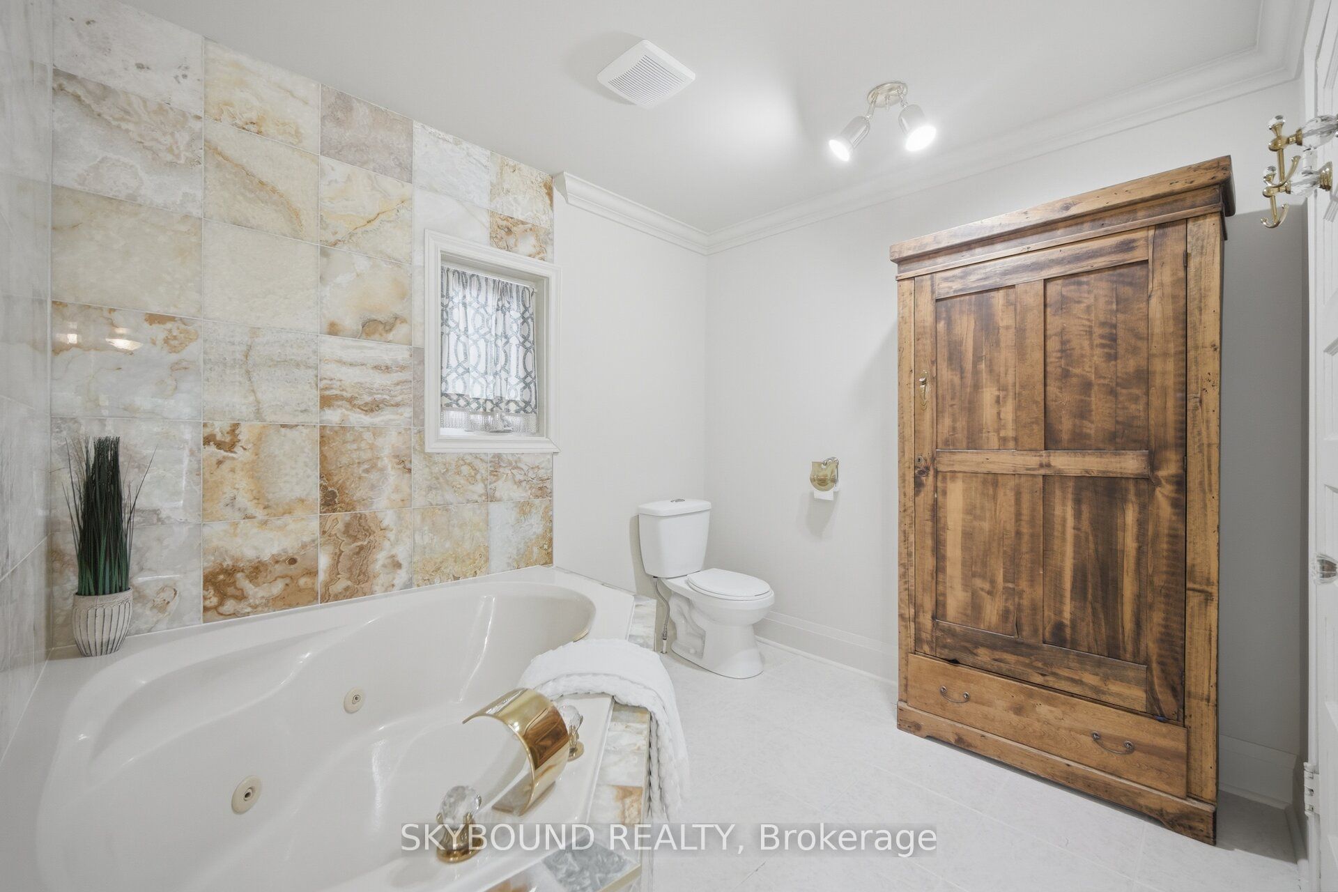 27 Rowe Street Property Photo 24