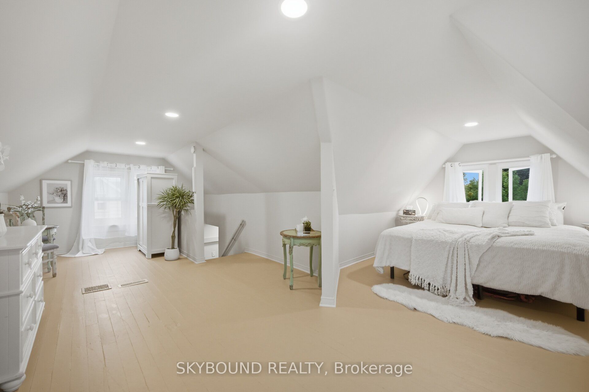27 Rowe Street Property Photo 29