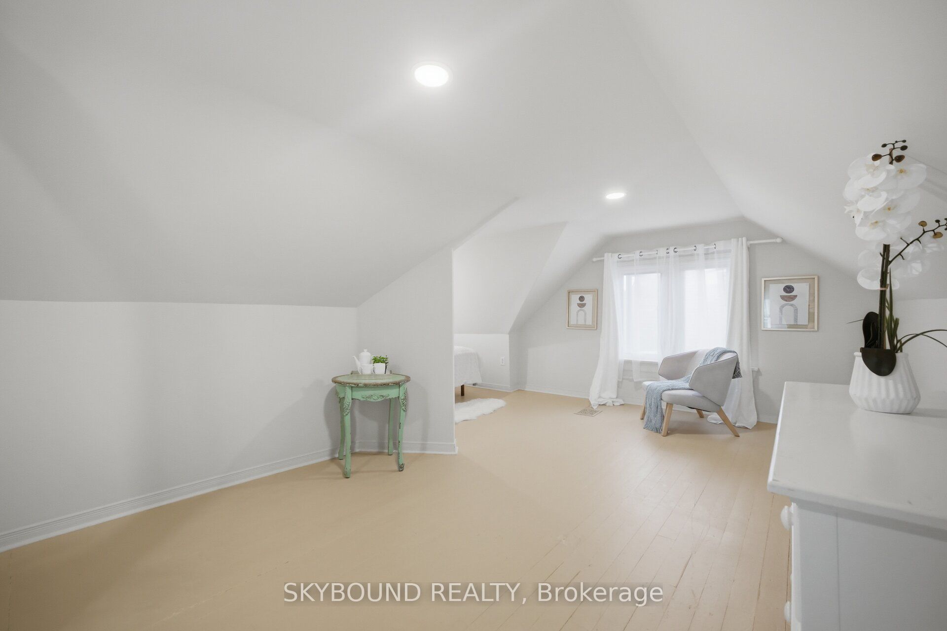 27 Rowe Street Property Photo 32